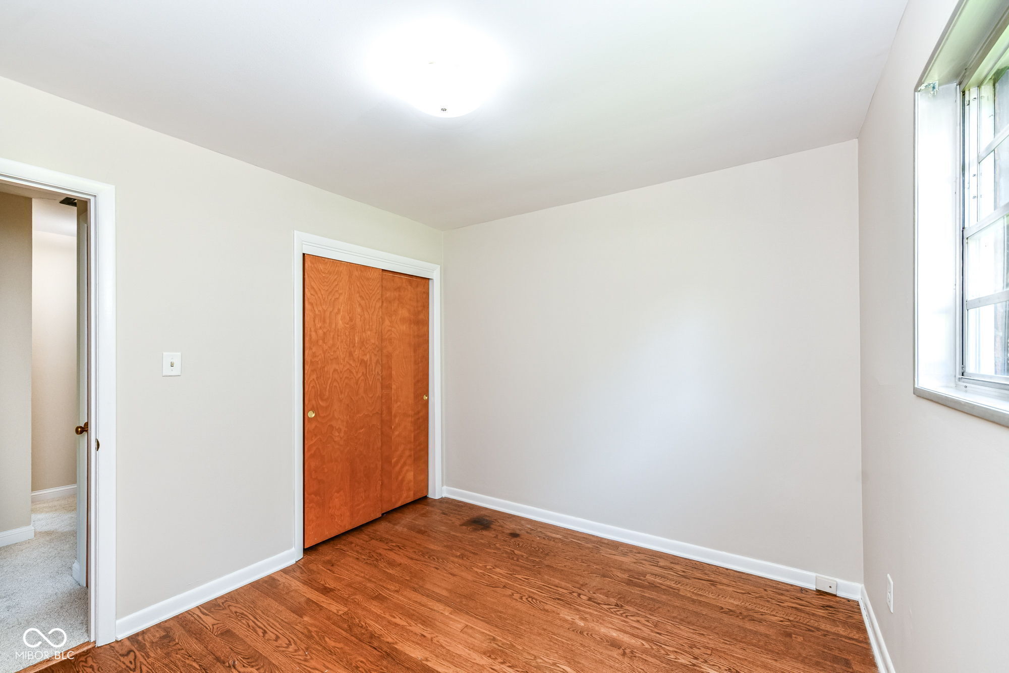 1526 Orchard Park Drive N