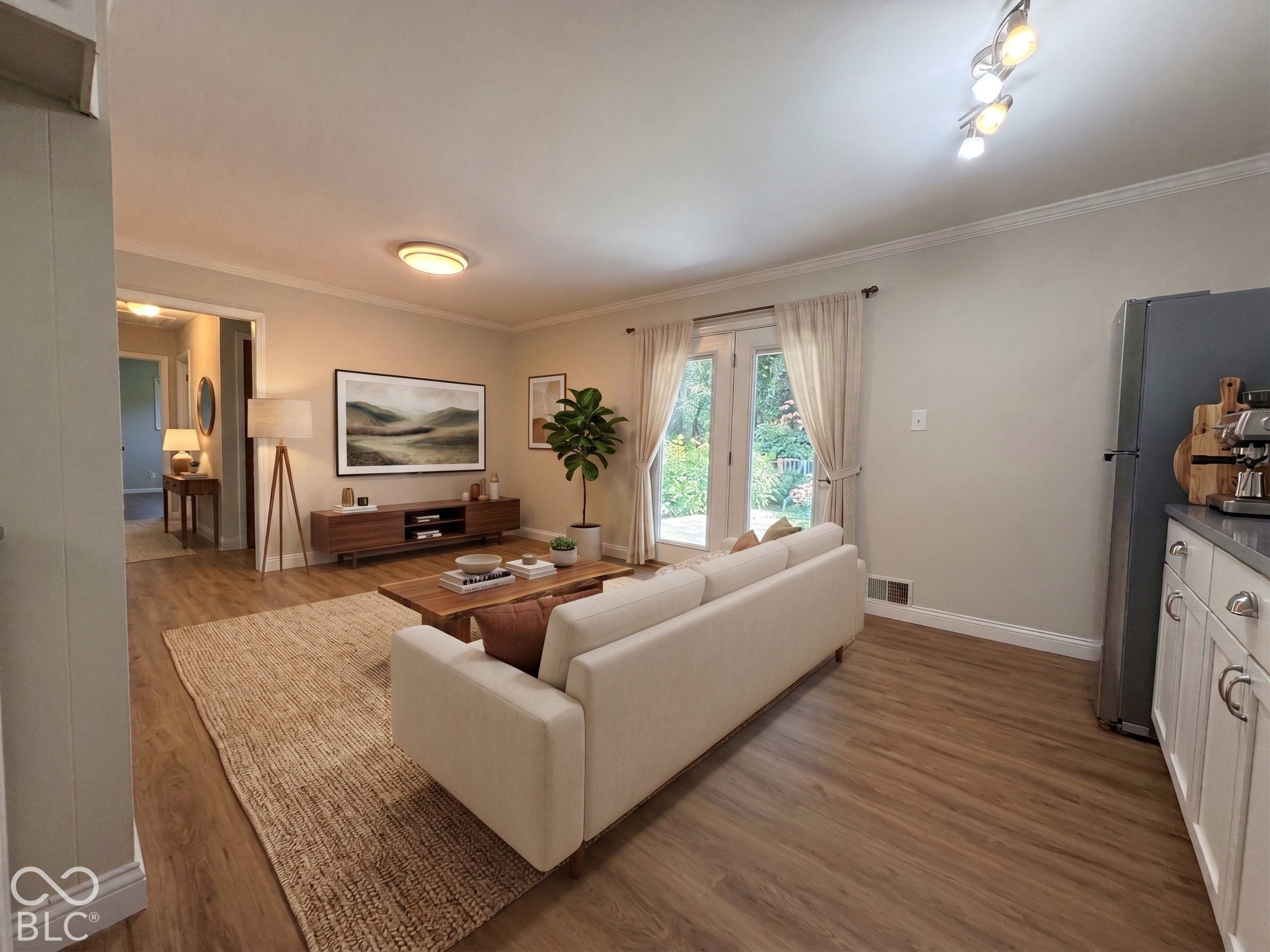 1526 Orchard Park Drive N