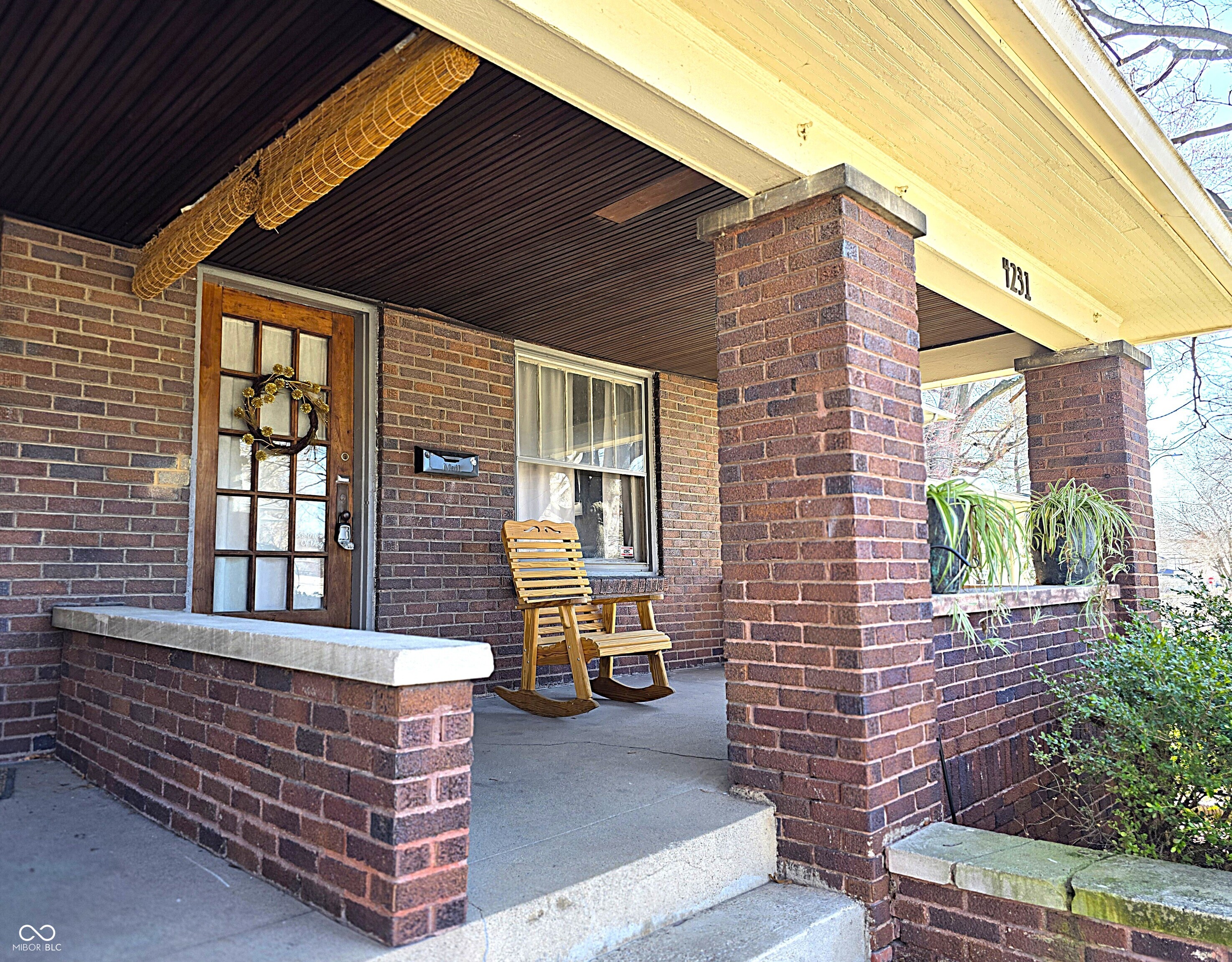 4231 Broadway Street