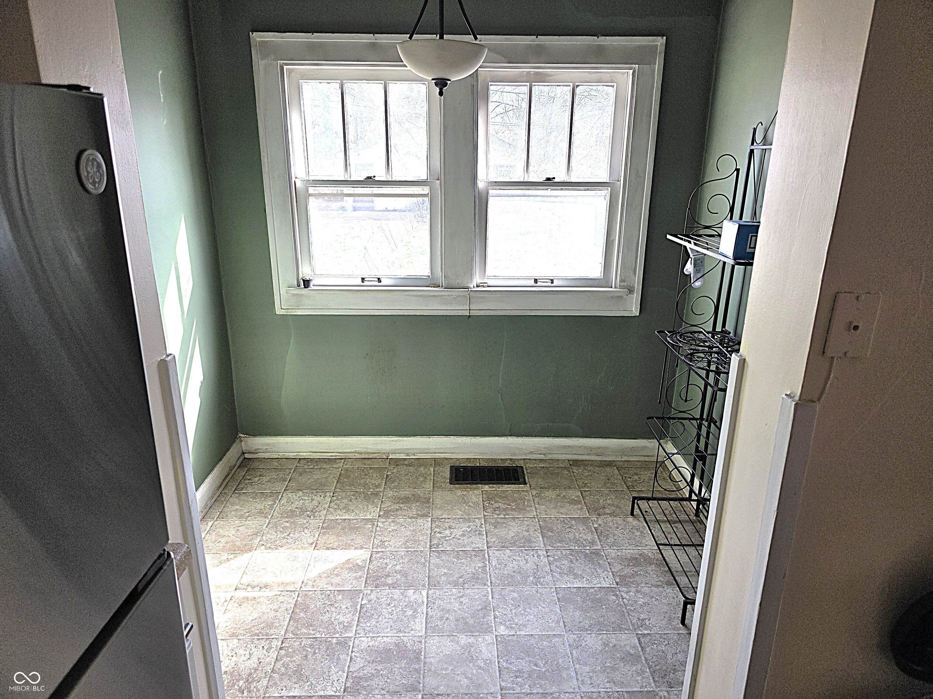 4231 Broadway Street