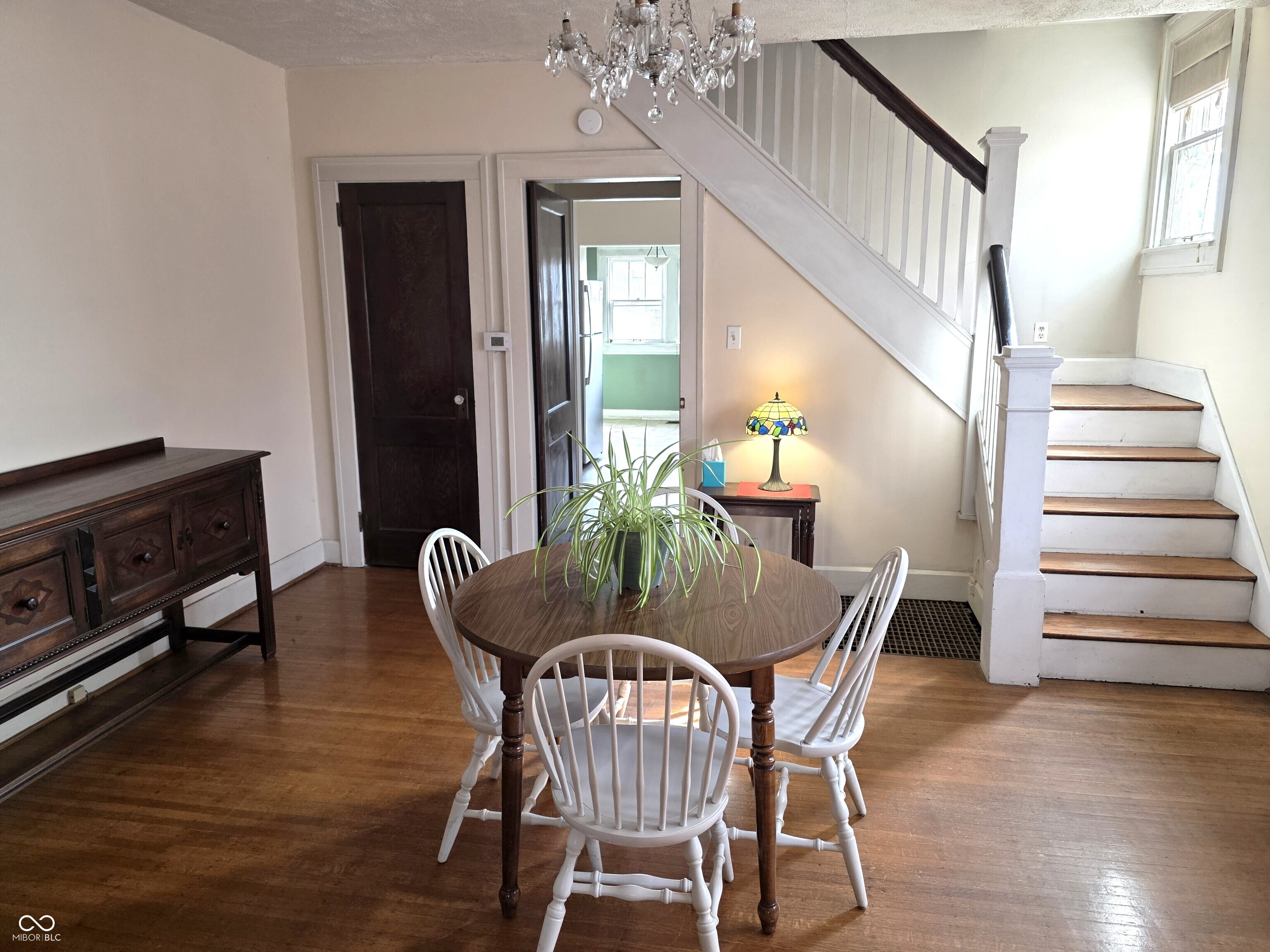 4231 Broadway Street