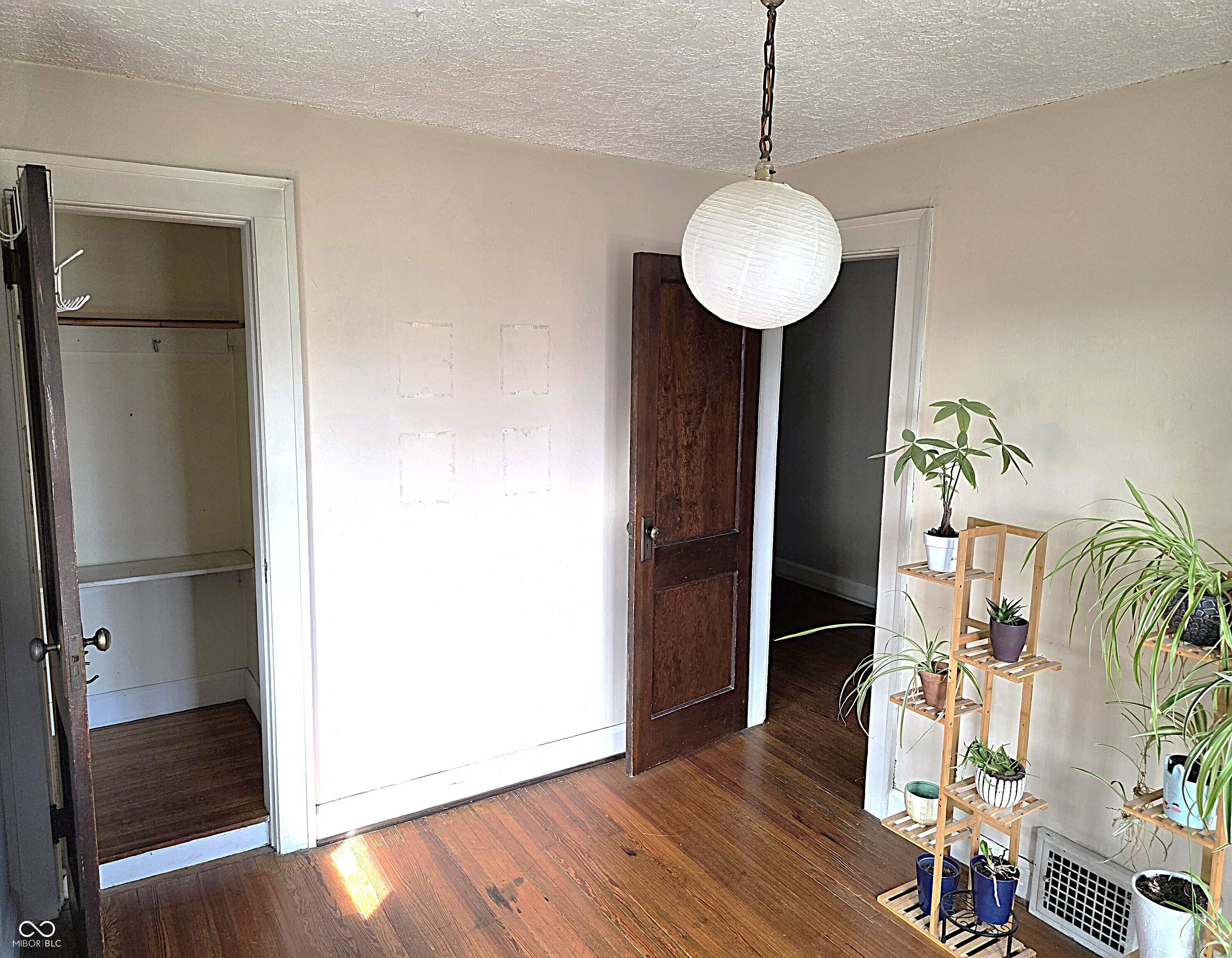 4231 Broadway Street