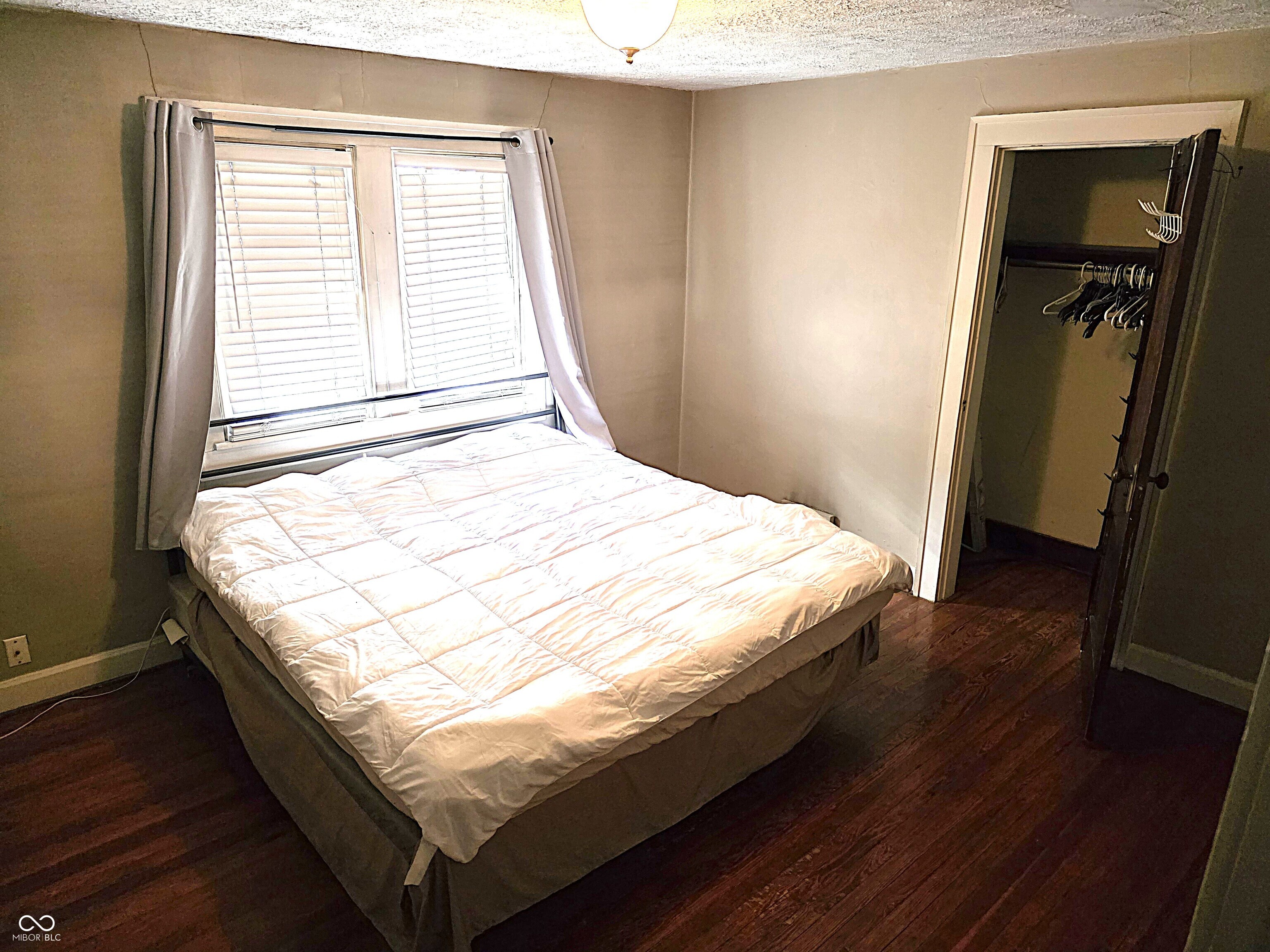 4231 Broadway Street