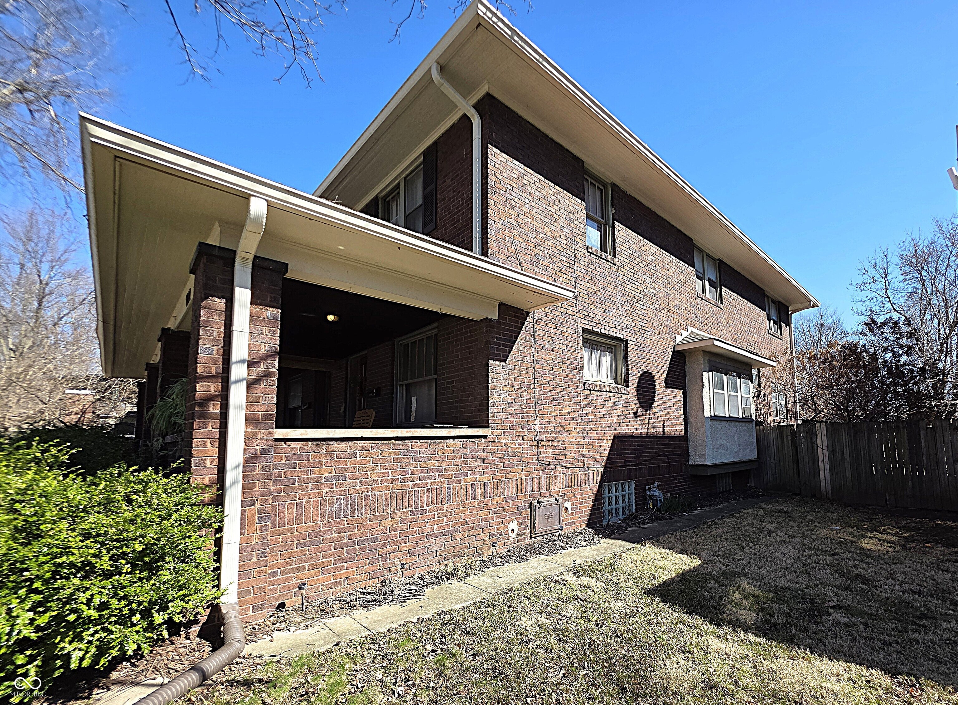 4231 Broadway Street