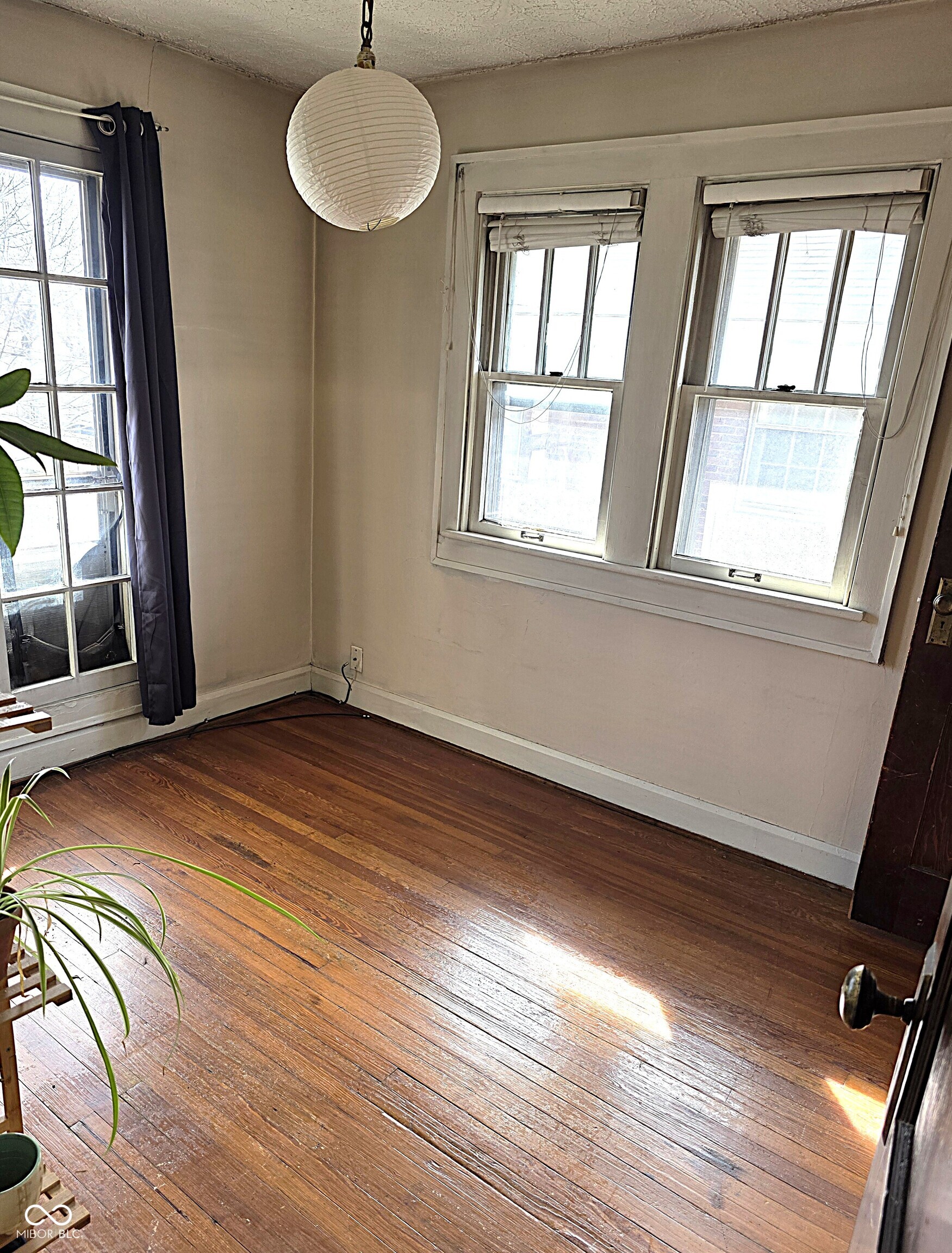 4231 Broadway Street