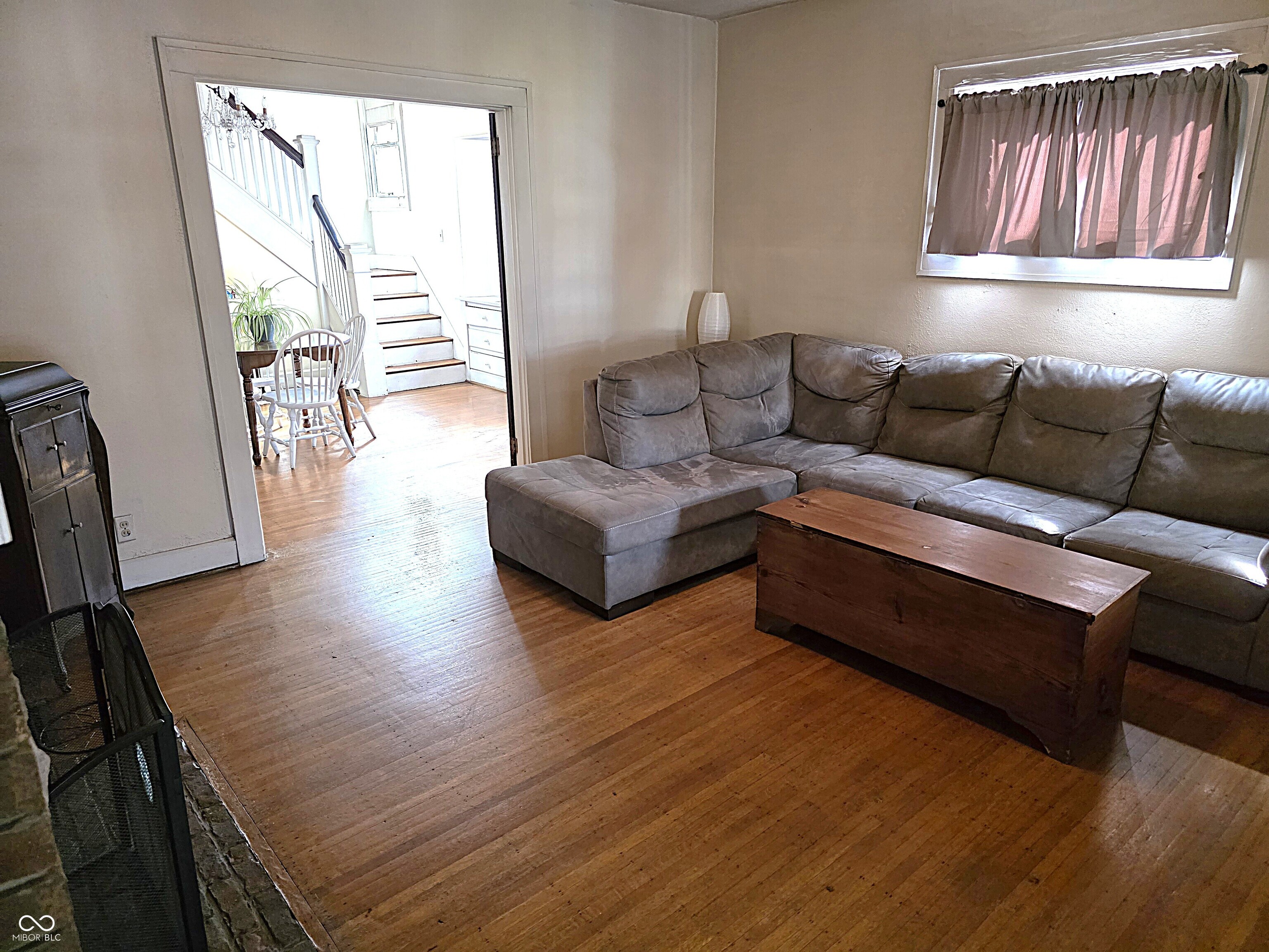 4231 Broadway Street