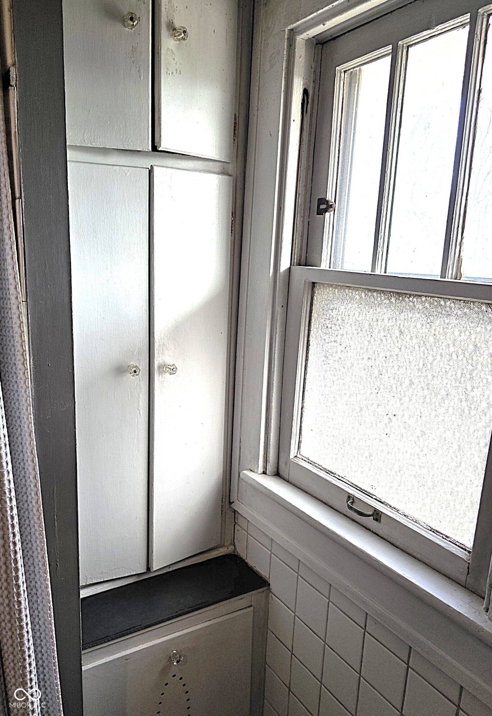 4231 Broadway Street