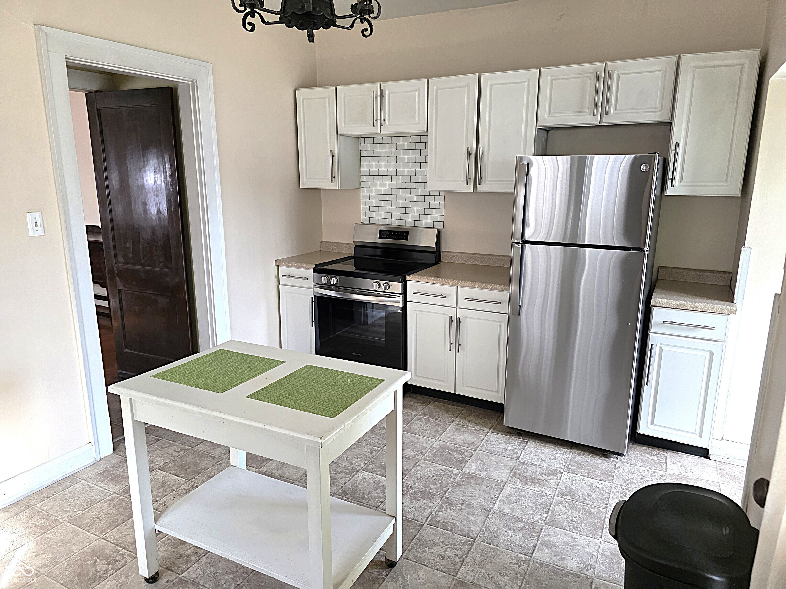 4231 Broadway Street