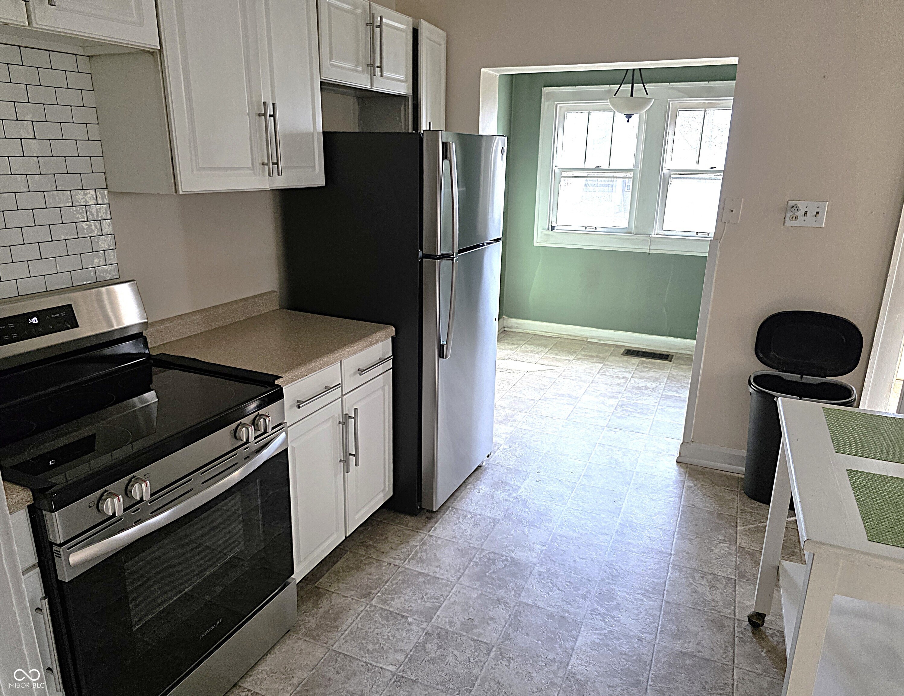 4231 Broadway Street