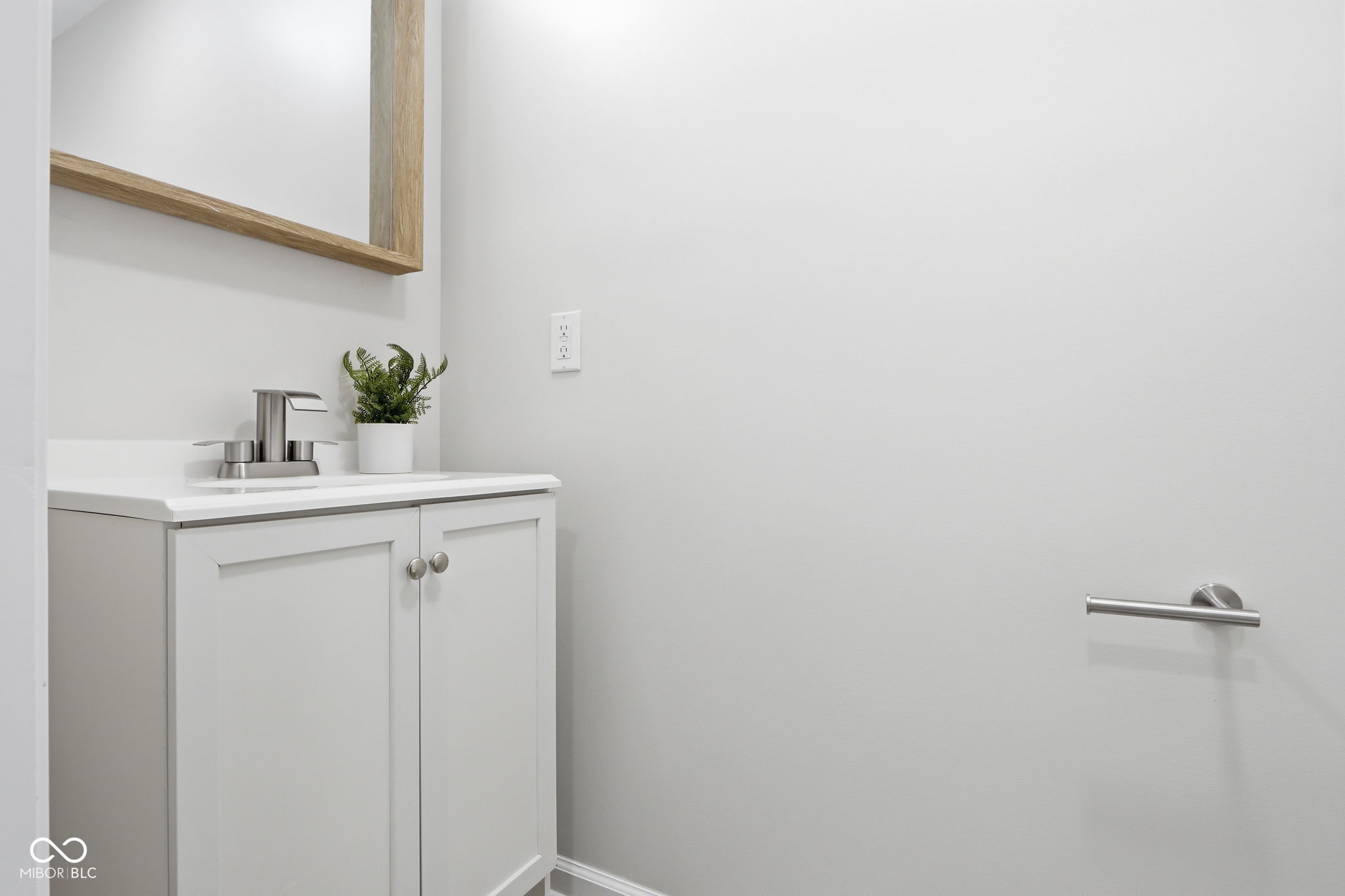 4315 E 42nd Street E