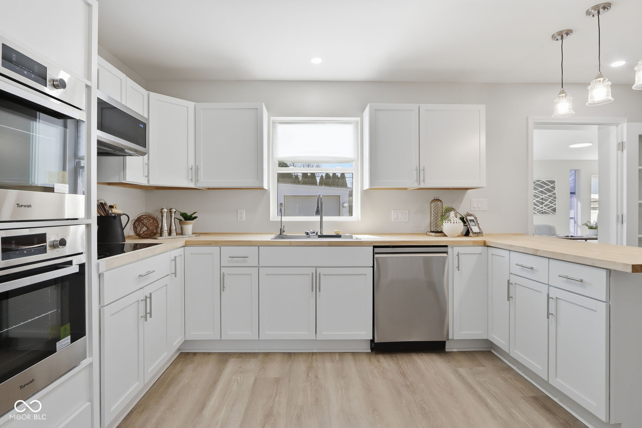 4315 E 42nd Street E