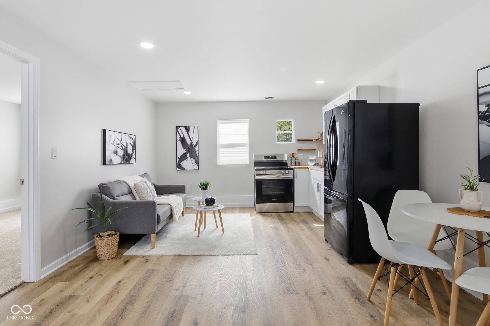 4315 E 42nd Street E