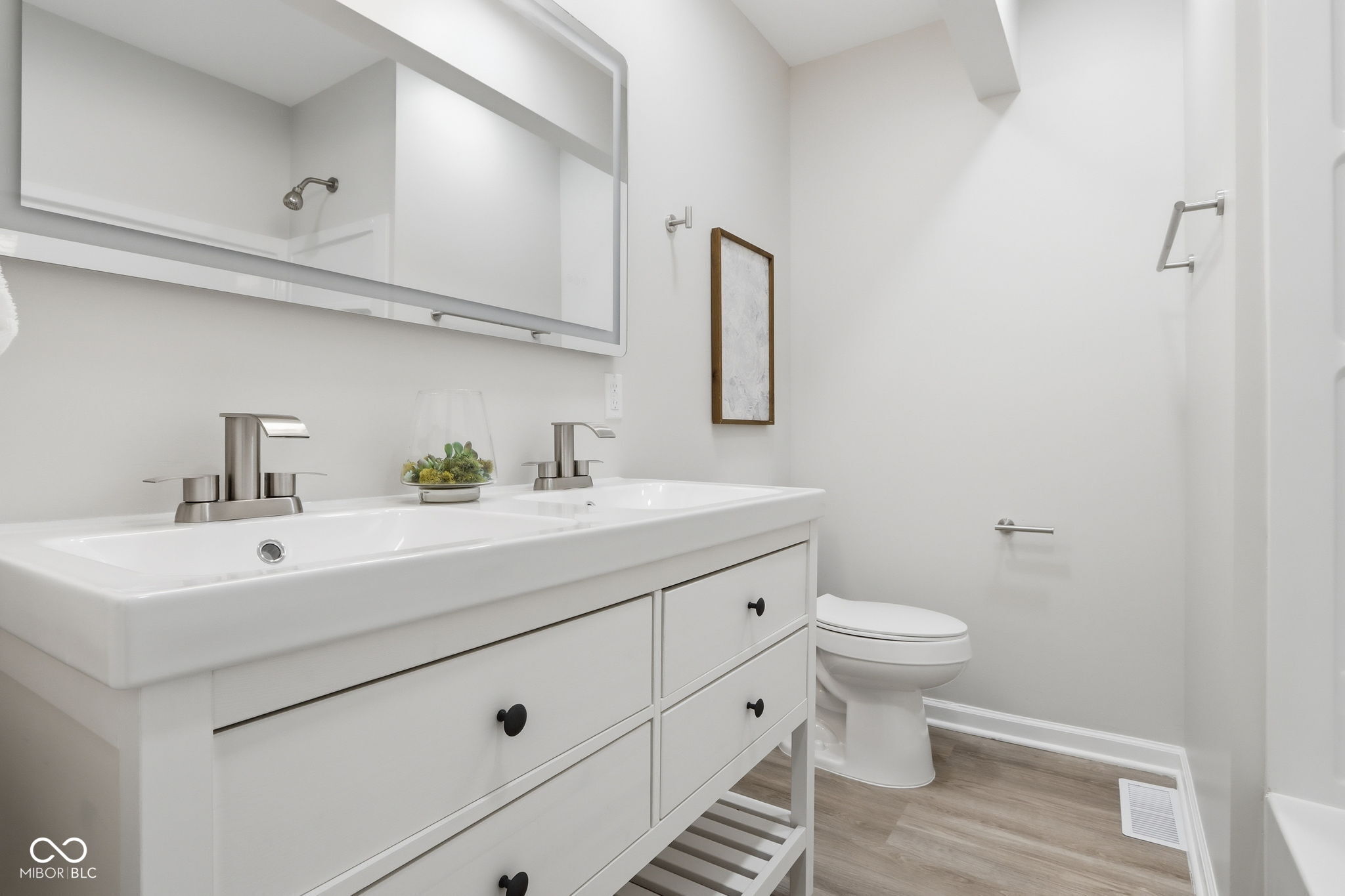 4315 E 42nd Street E