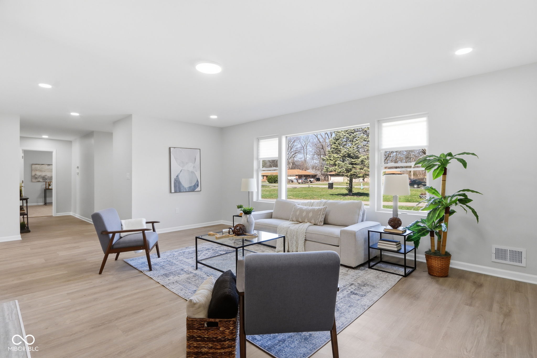 4315 E 42nd Street E