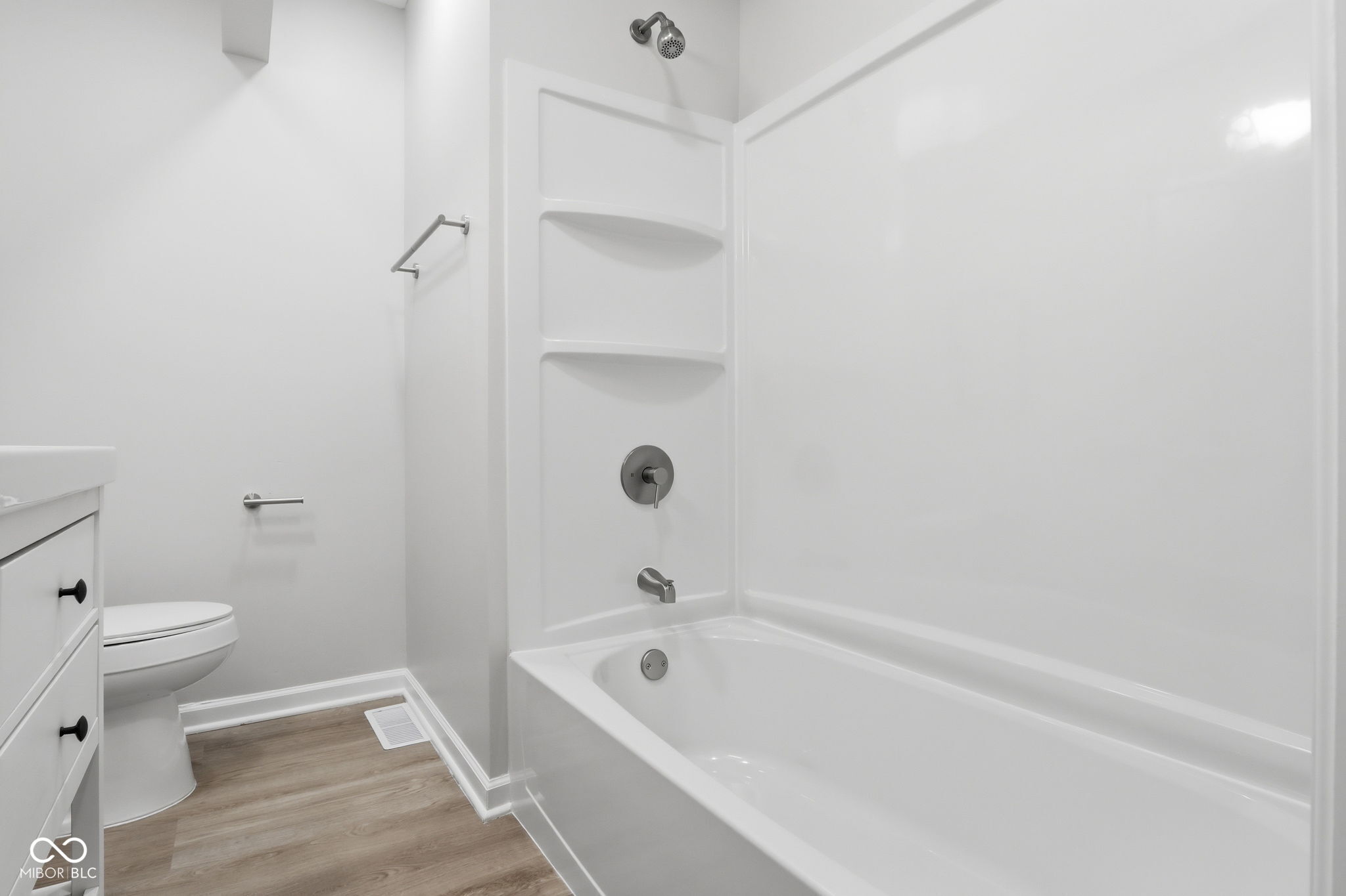 4315 E 42nd Street E