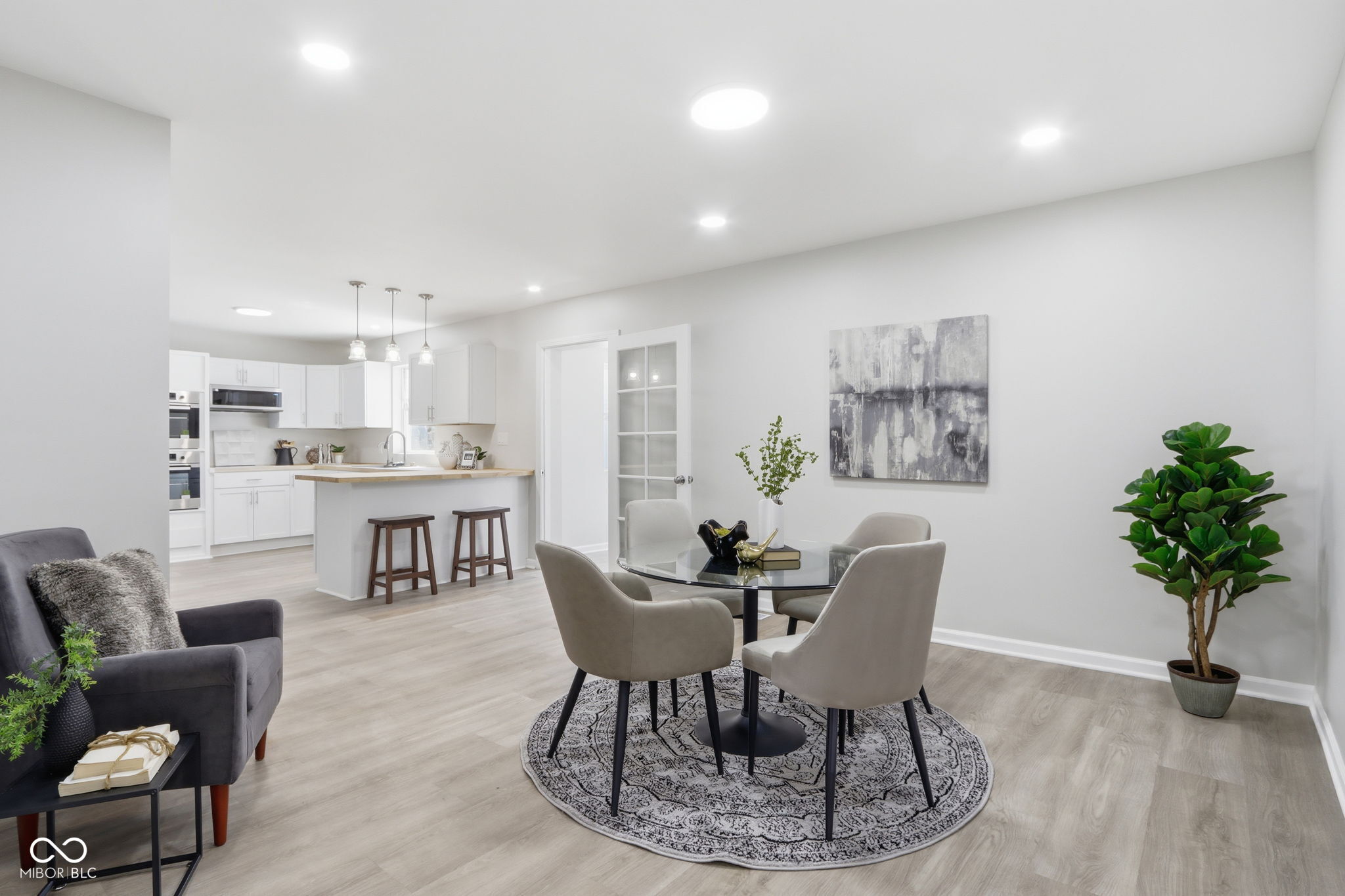 4315 E 42nd Street E