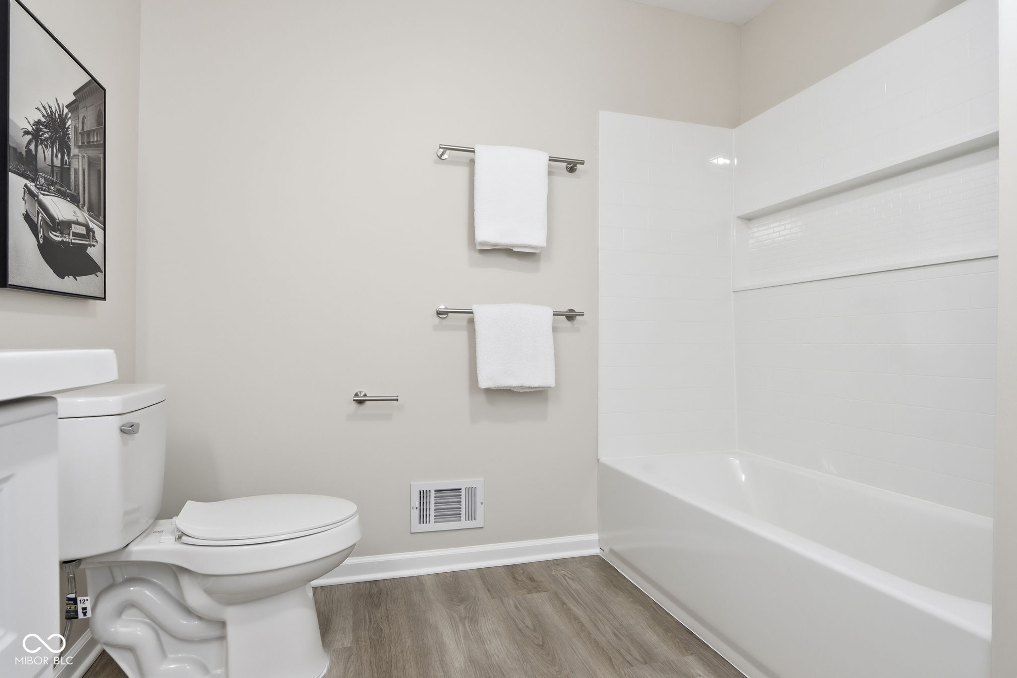 4315 E 42nd Street E