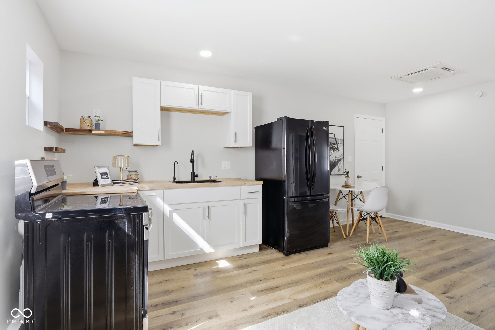 4315 E 42nd Street E