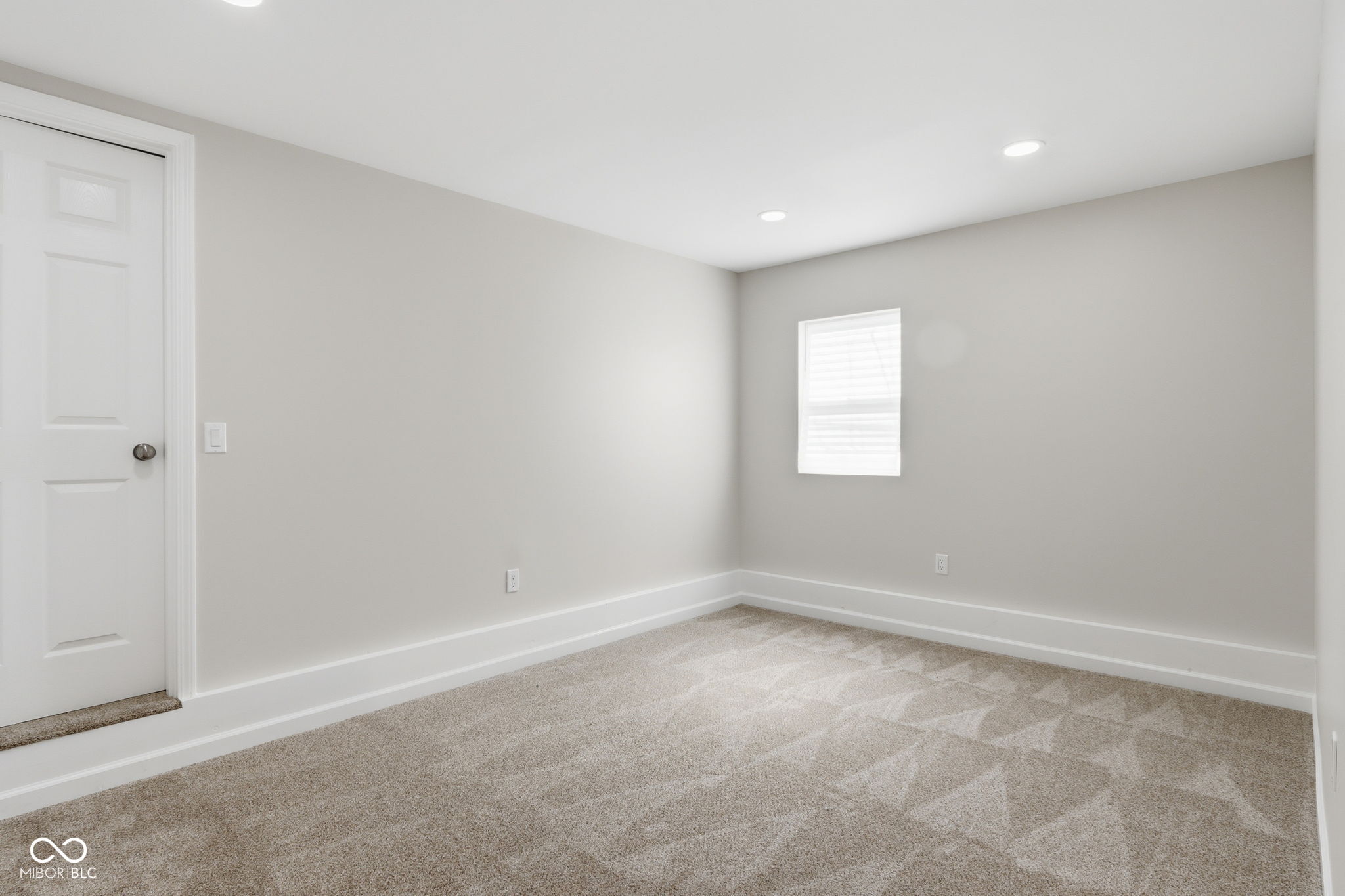 4315 E 42nd Street E