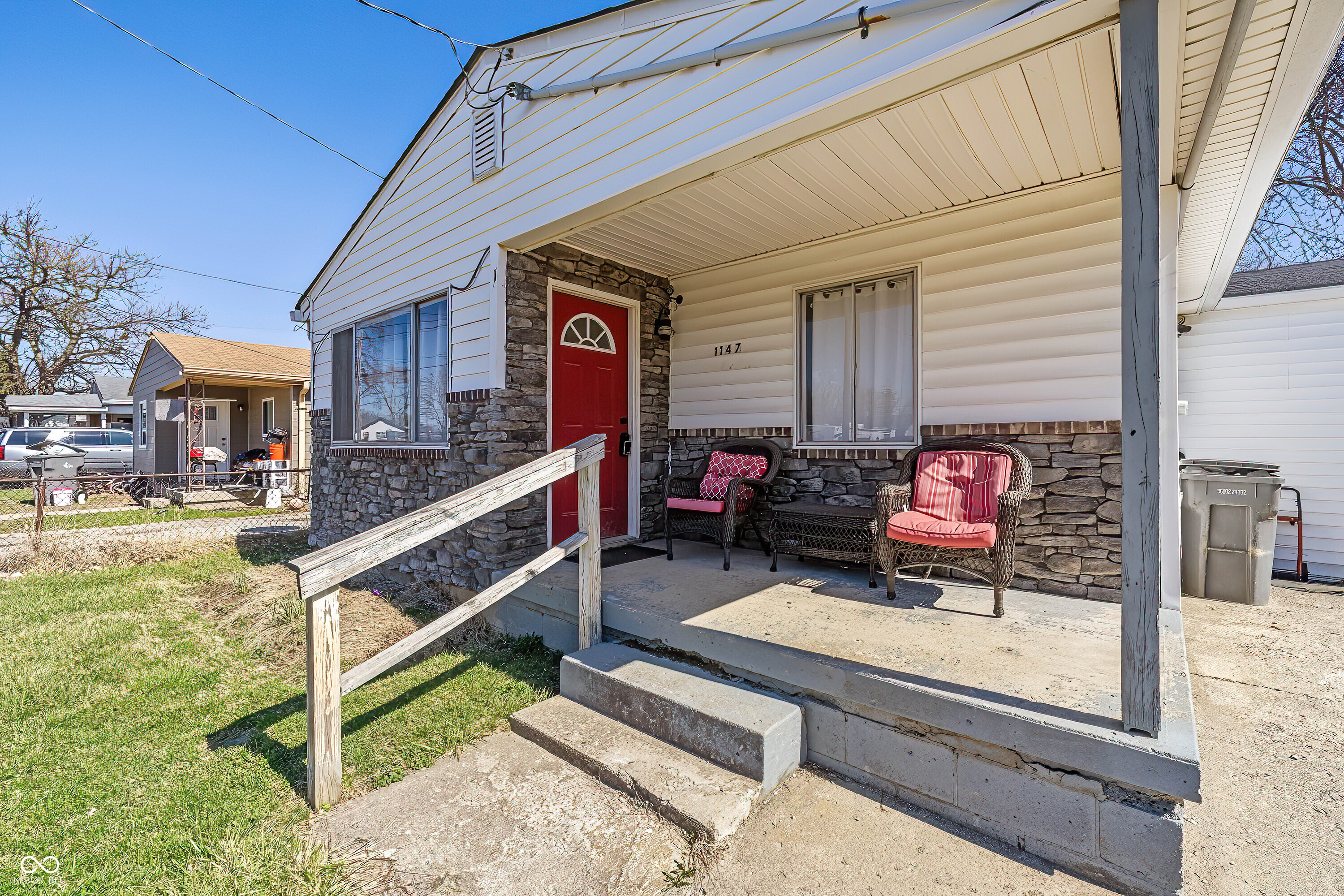 1147 S Chester Avenue