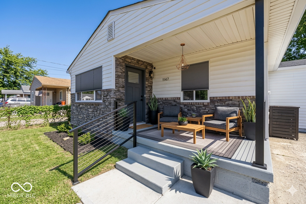 1147 S Chester Avenue