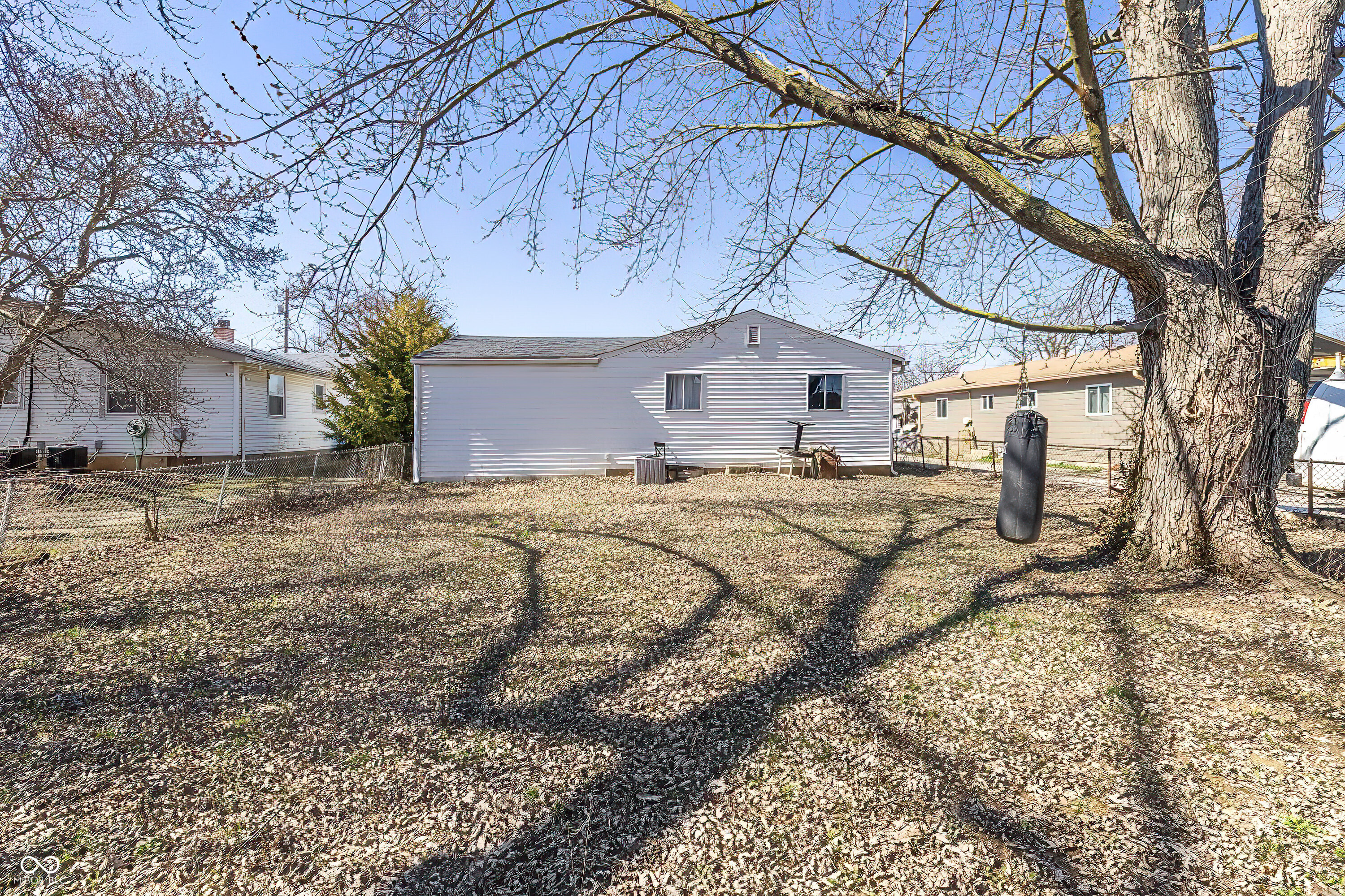 1147 S Chester Avenue