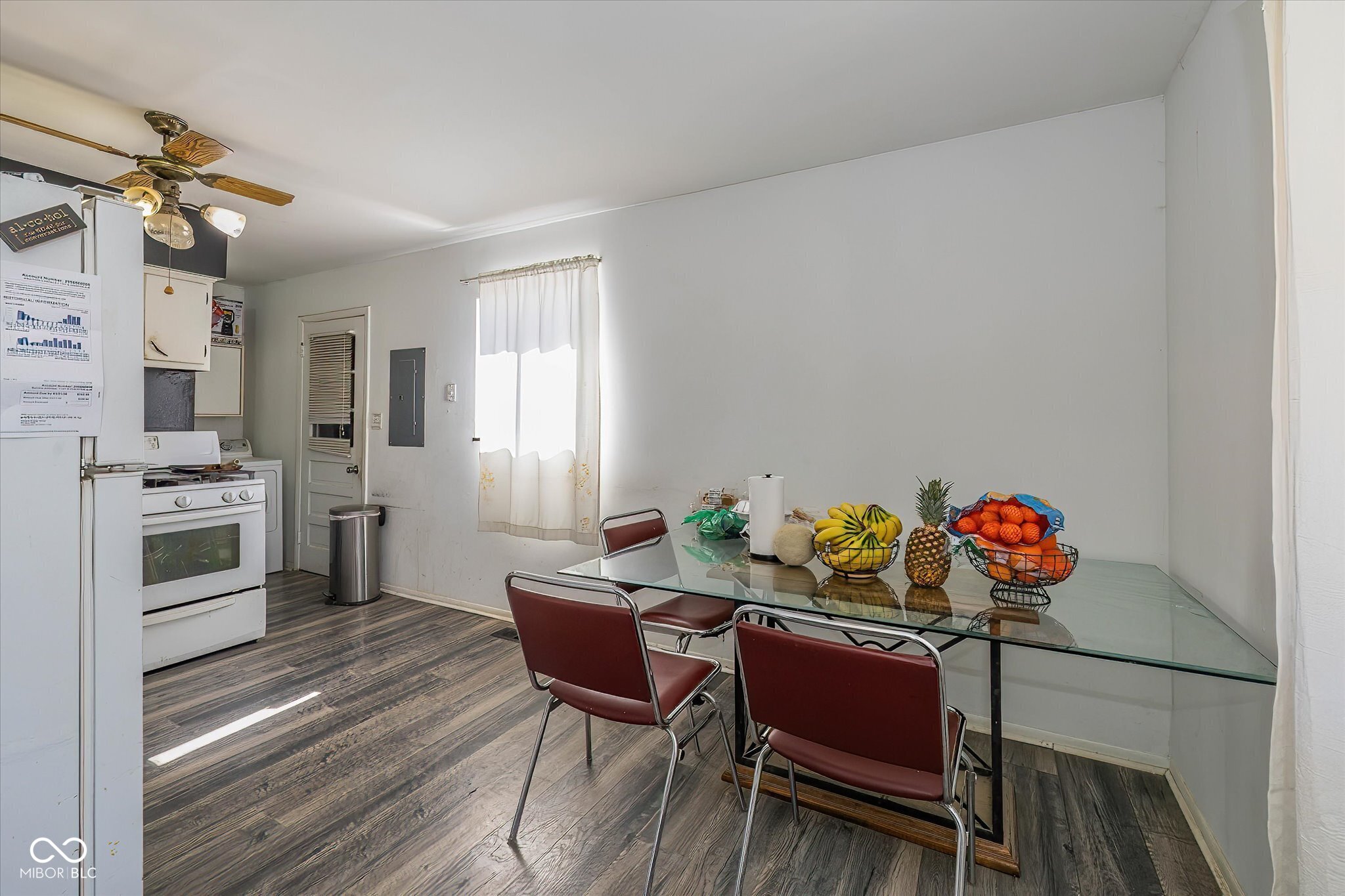 1147 S Chester Avenue