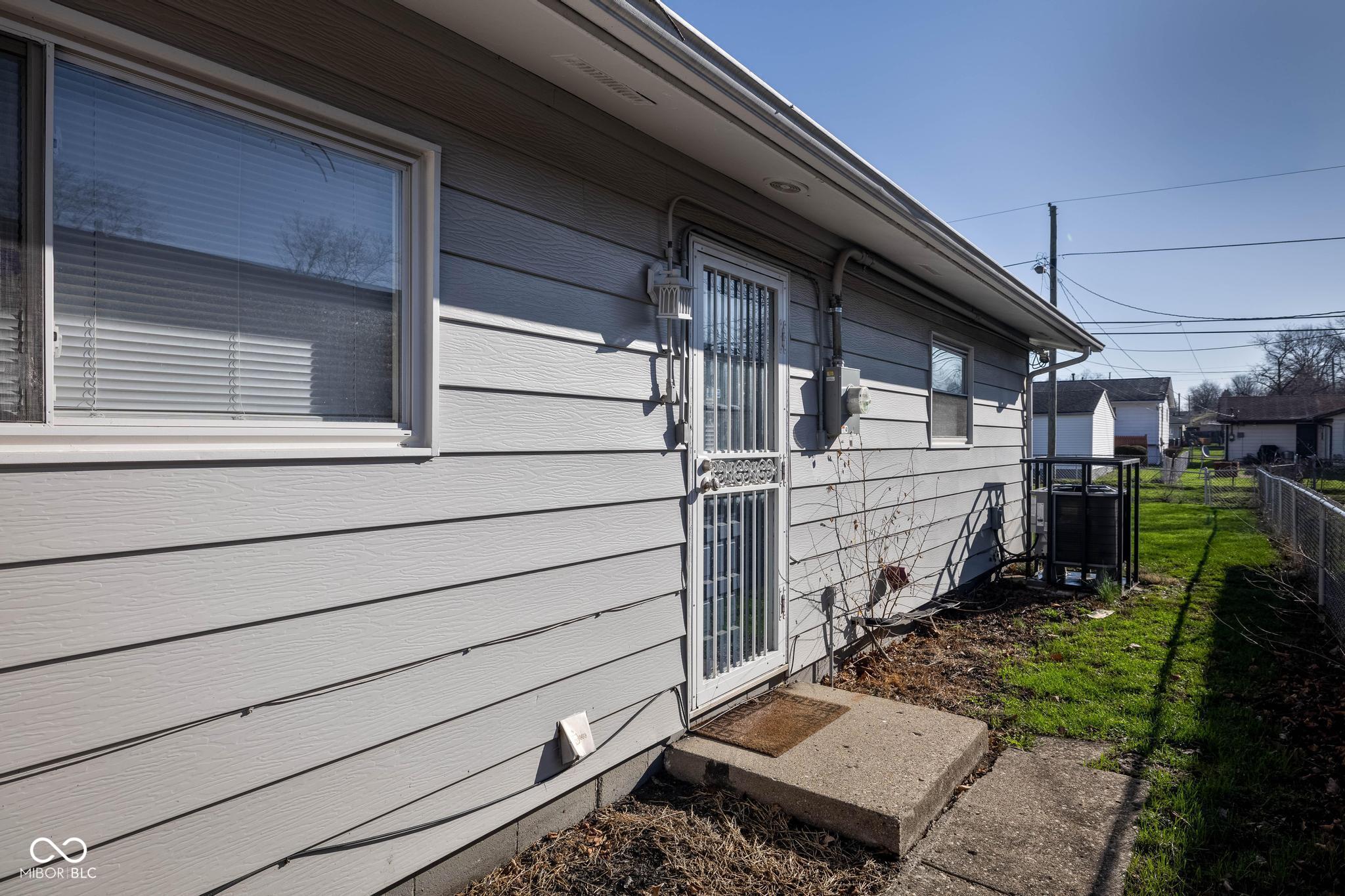 2621 Hillside Avenue