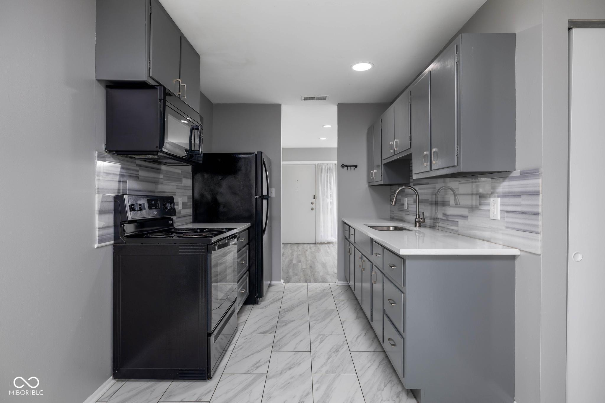 2621 Hillside Avenue