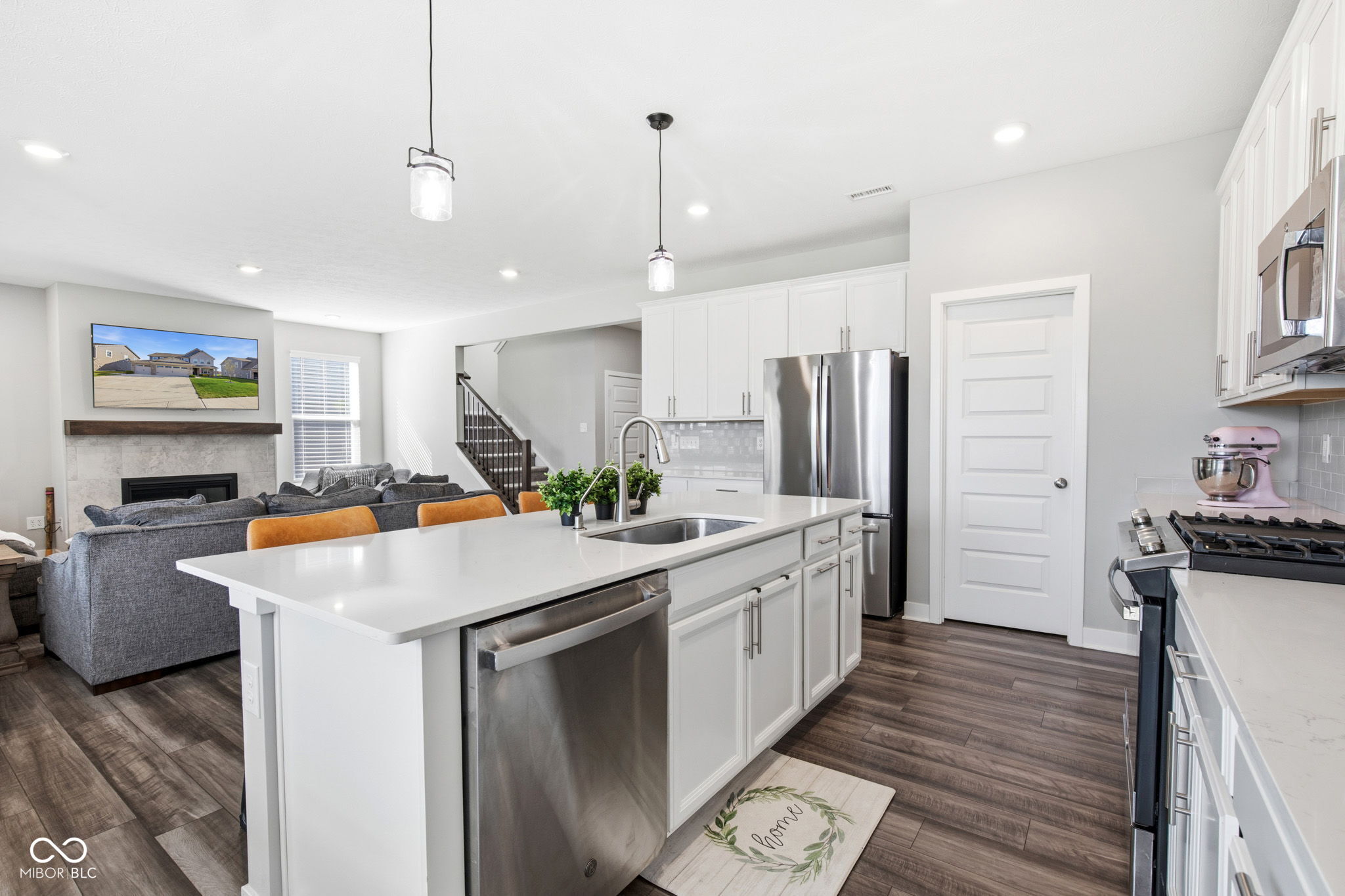 5401 W Stream Drive