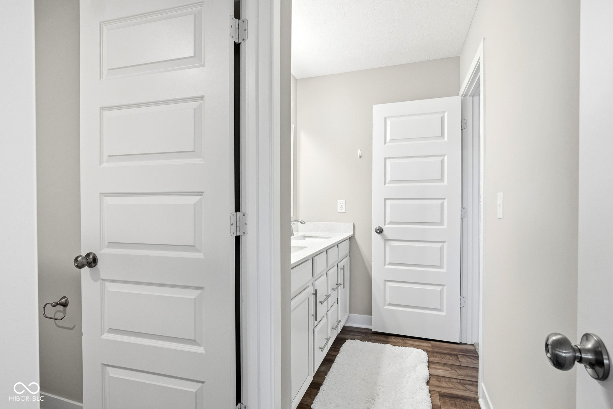 5401 W Stream Drive
