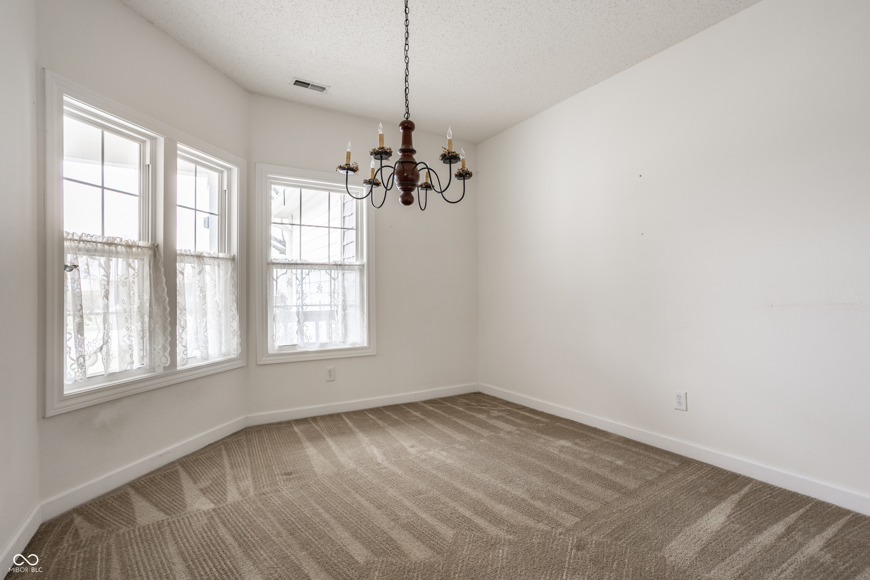 8122 Sand Ridge Circle