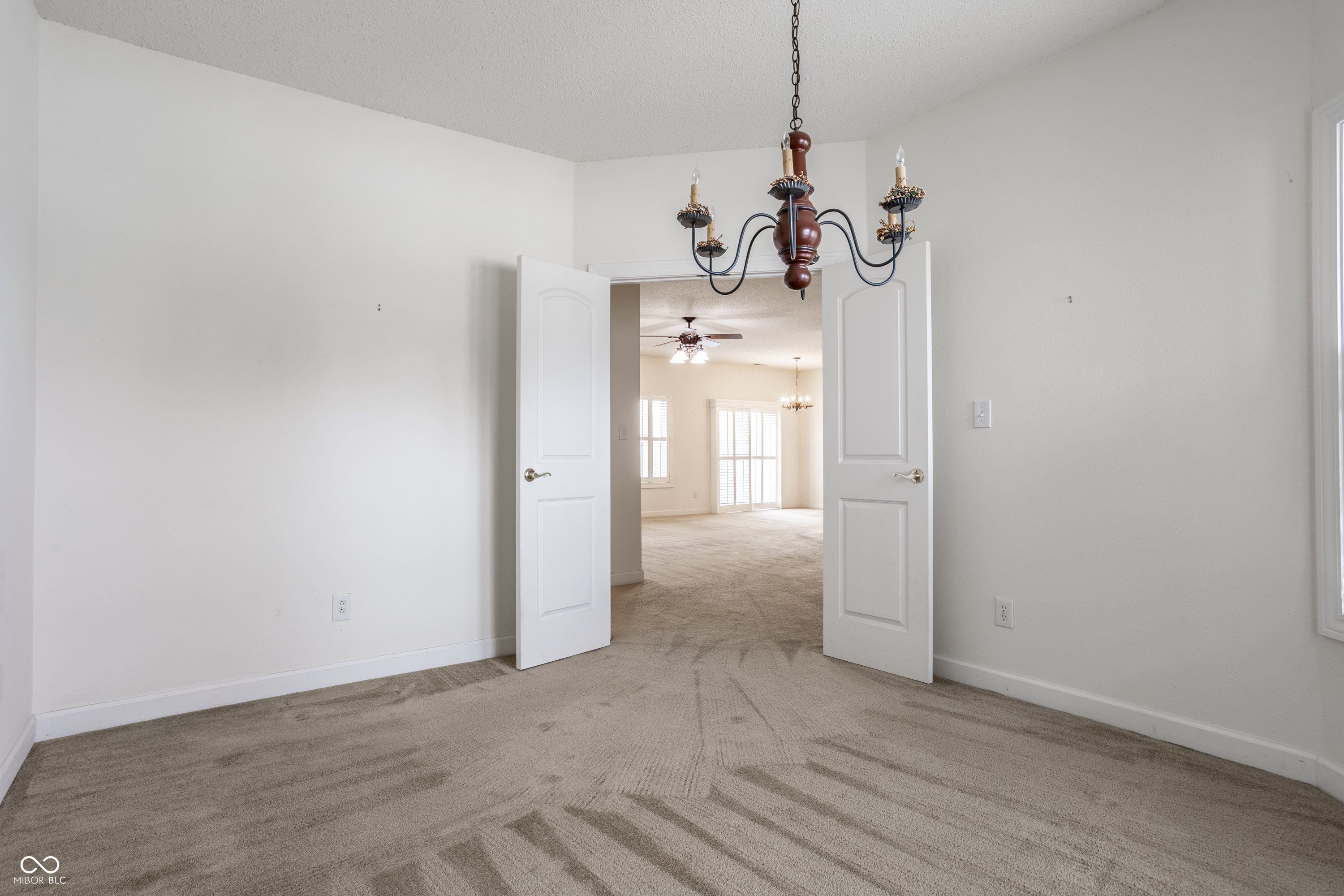 8122 Sand Ridge Circle