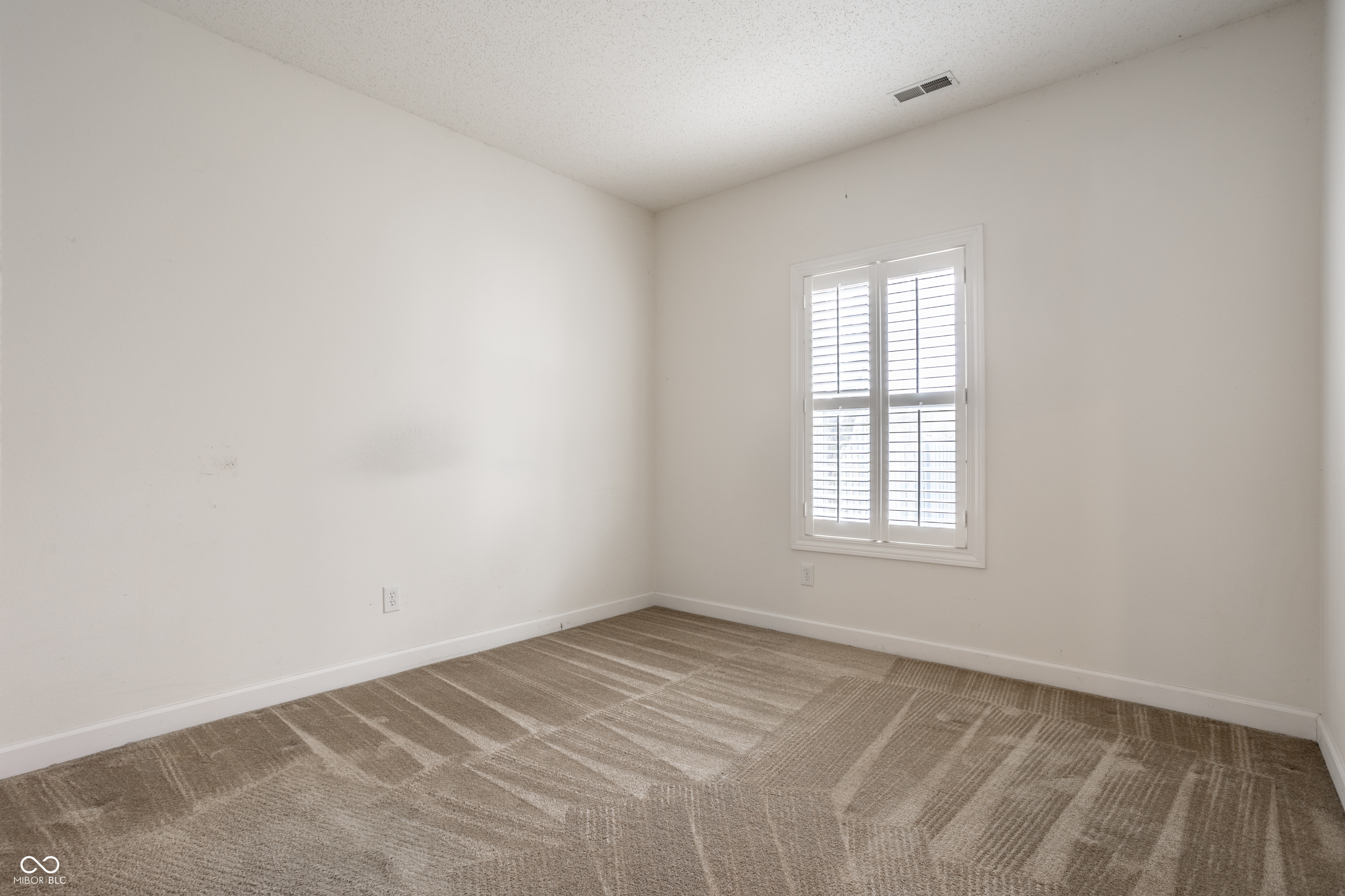 8122 Sand Ridge Circle