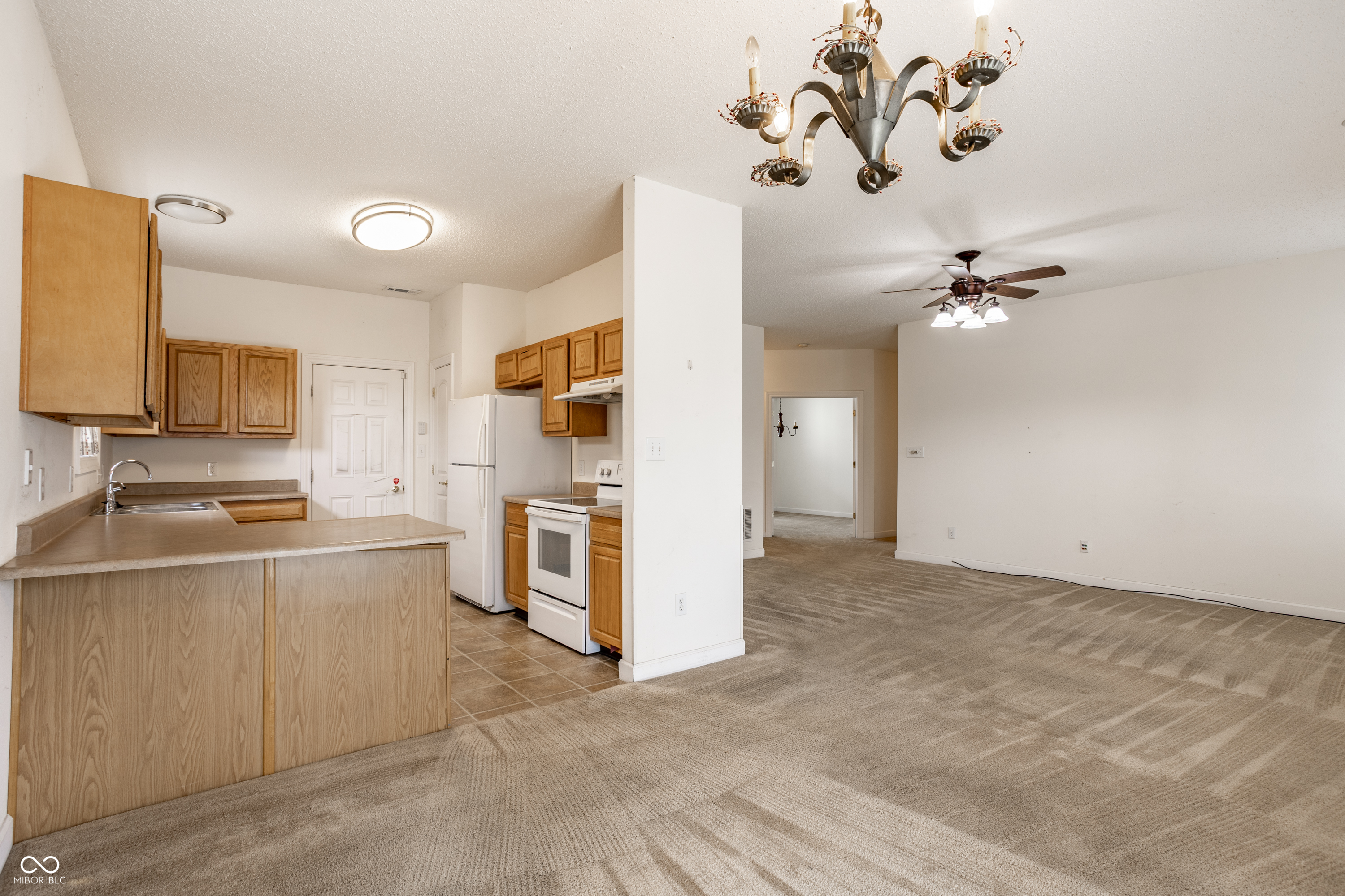 8122 Sand Ridge Circle