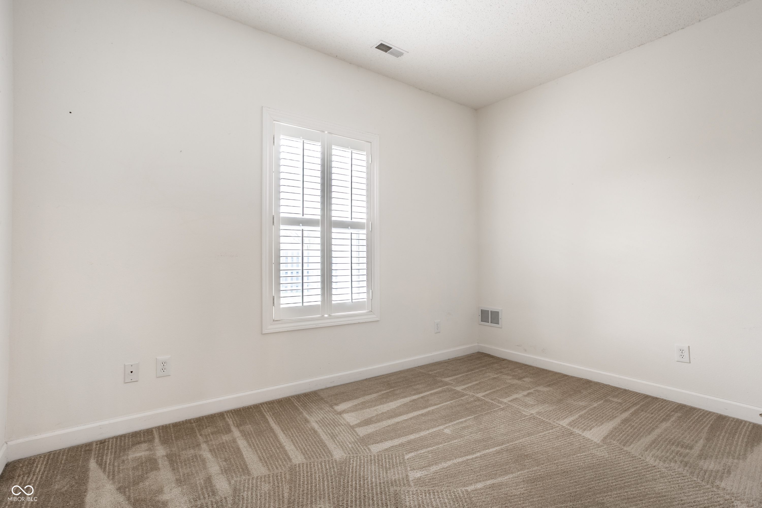 8122 Sand Ridge Circle