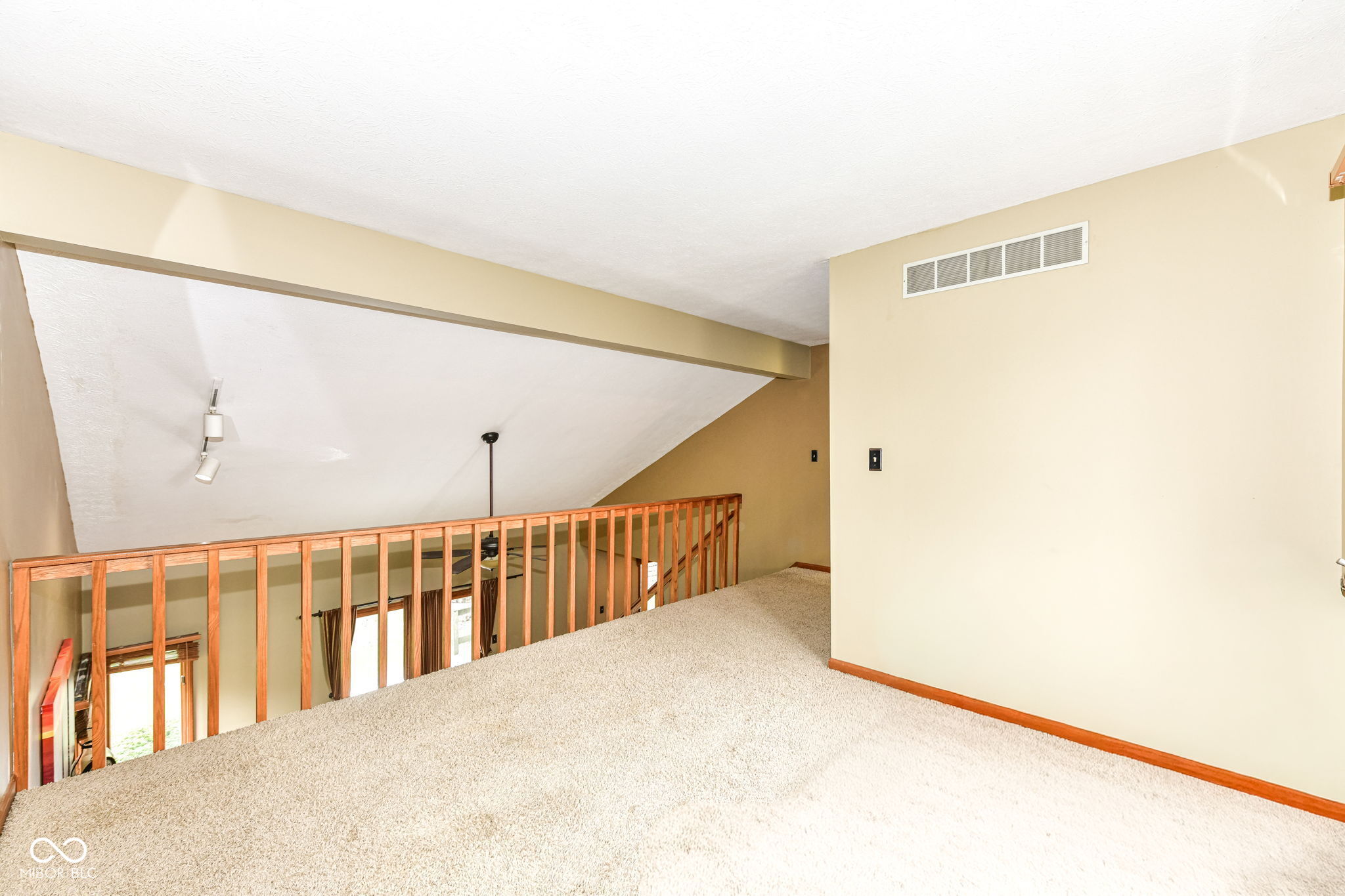 8188 Foxchase Circle