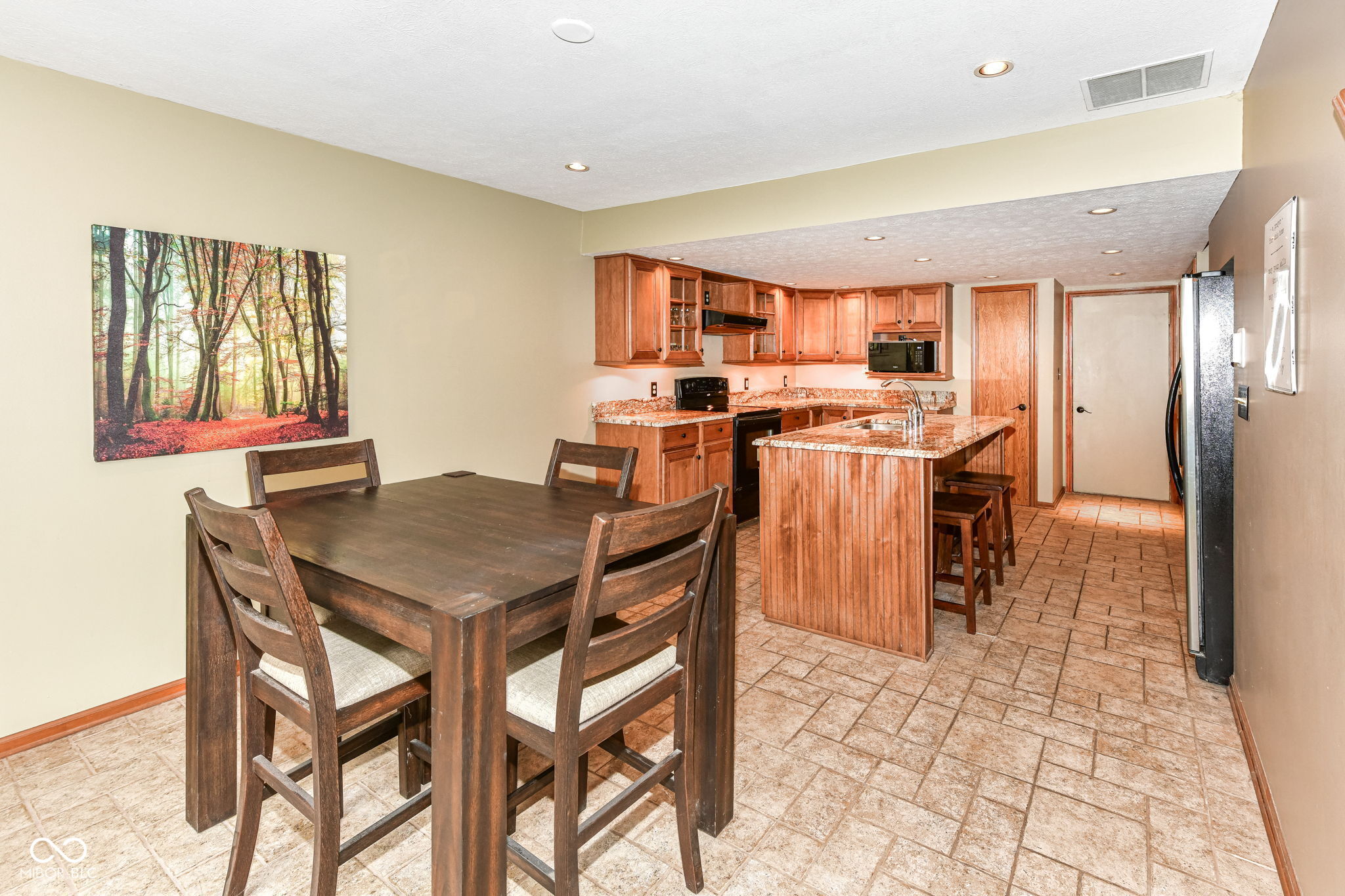 8188 Foxchase Circle