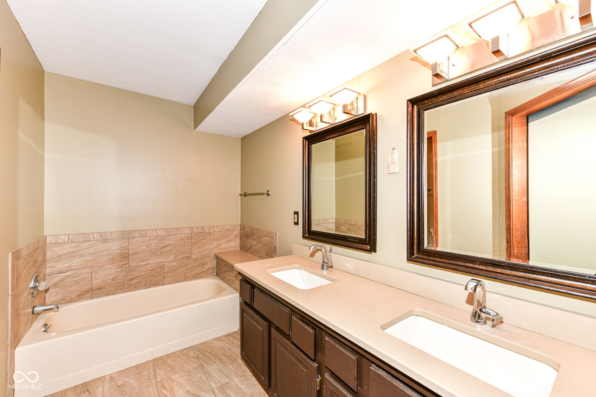 8188 Foxchase Circle