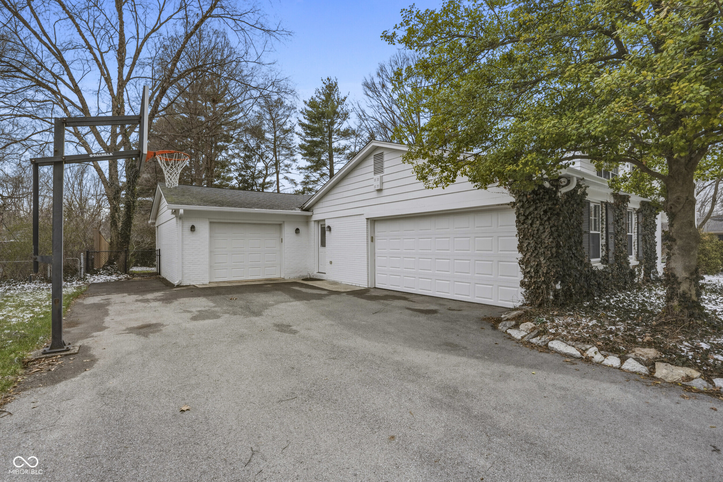 547 Holliday Lane