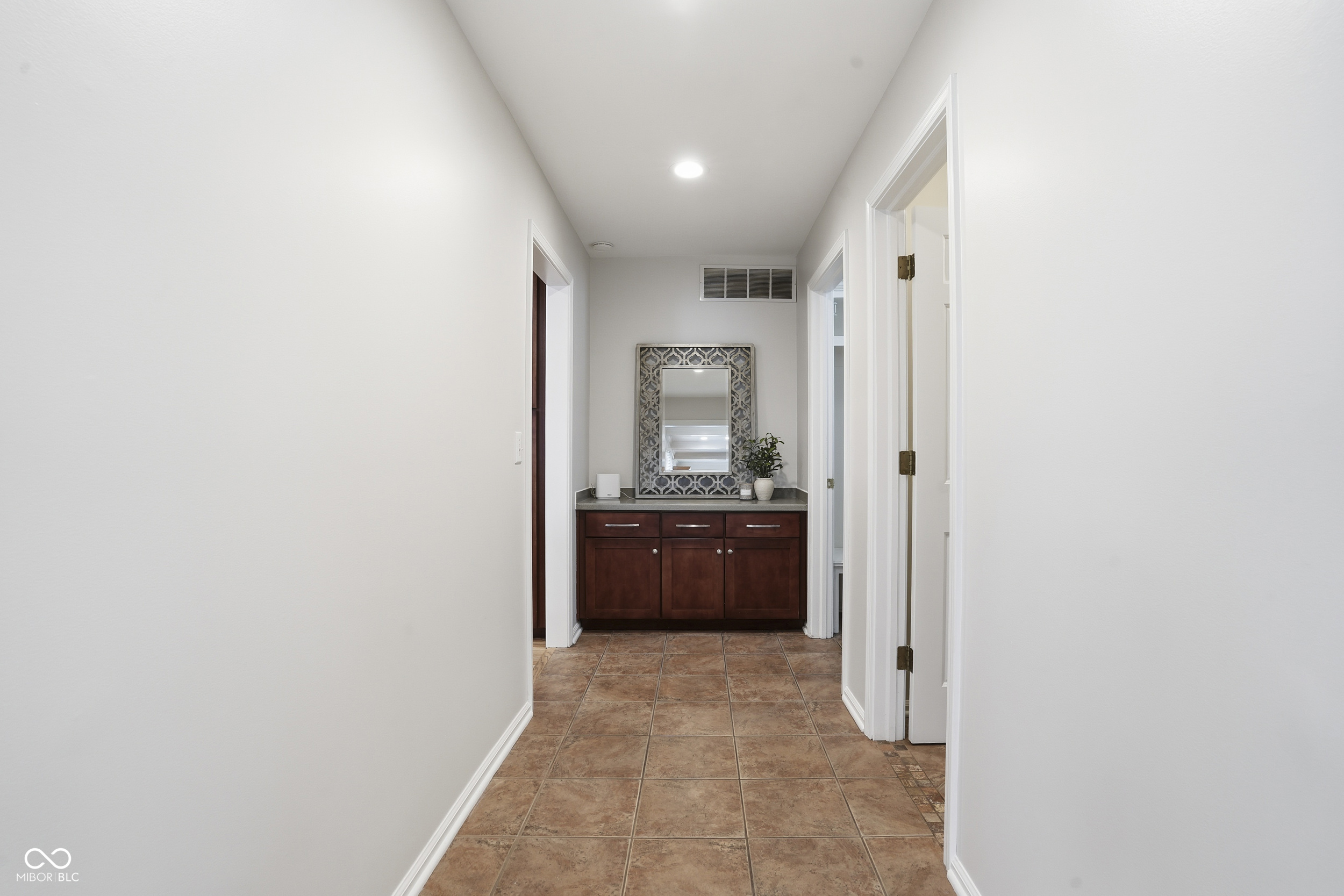 547 Holliday Lane