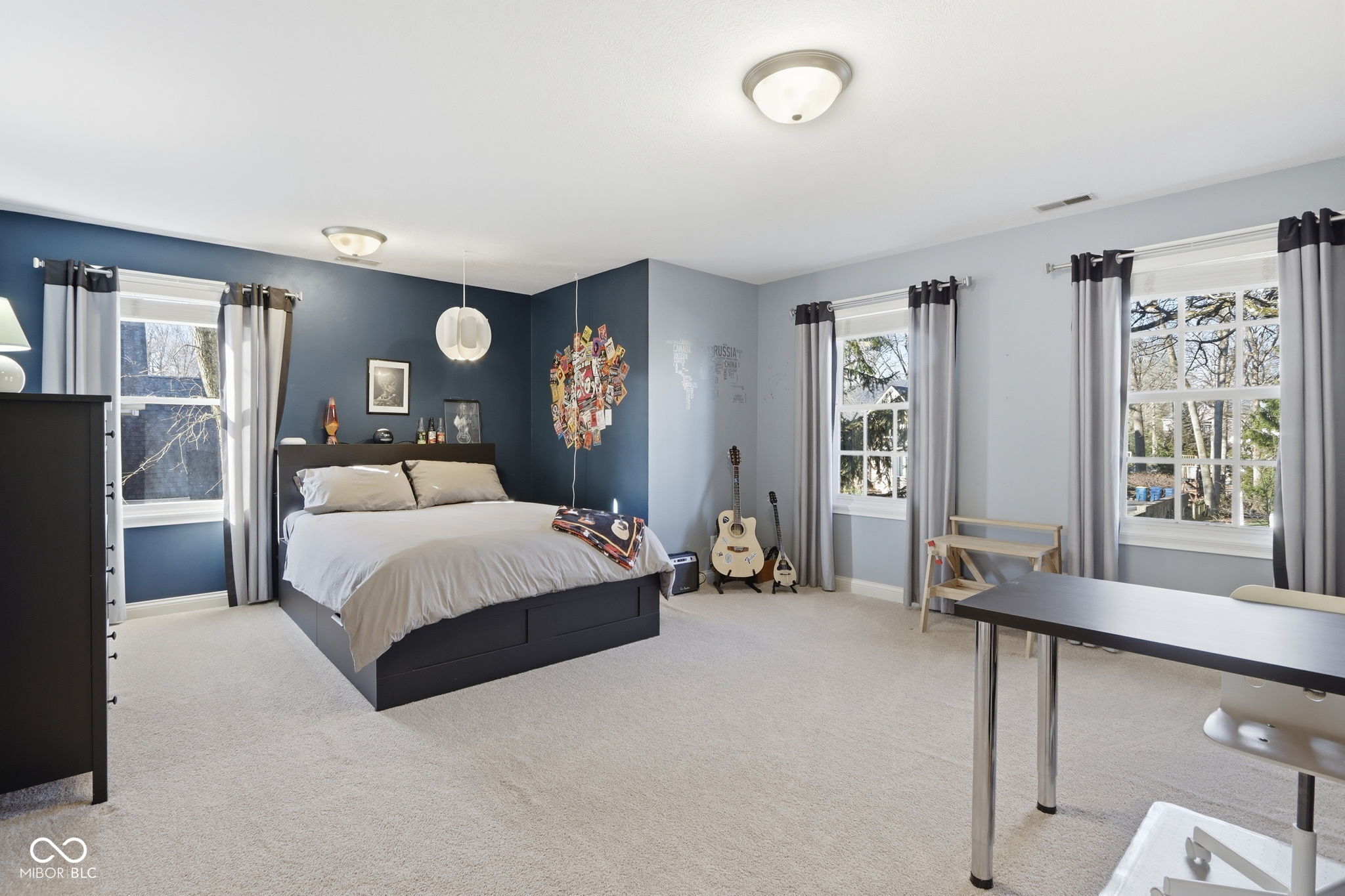 5291 Woodfield Drive S