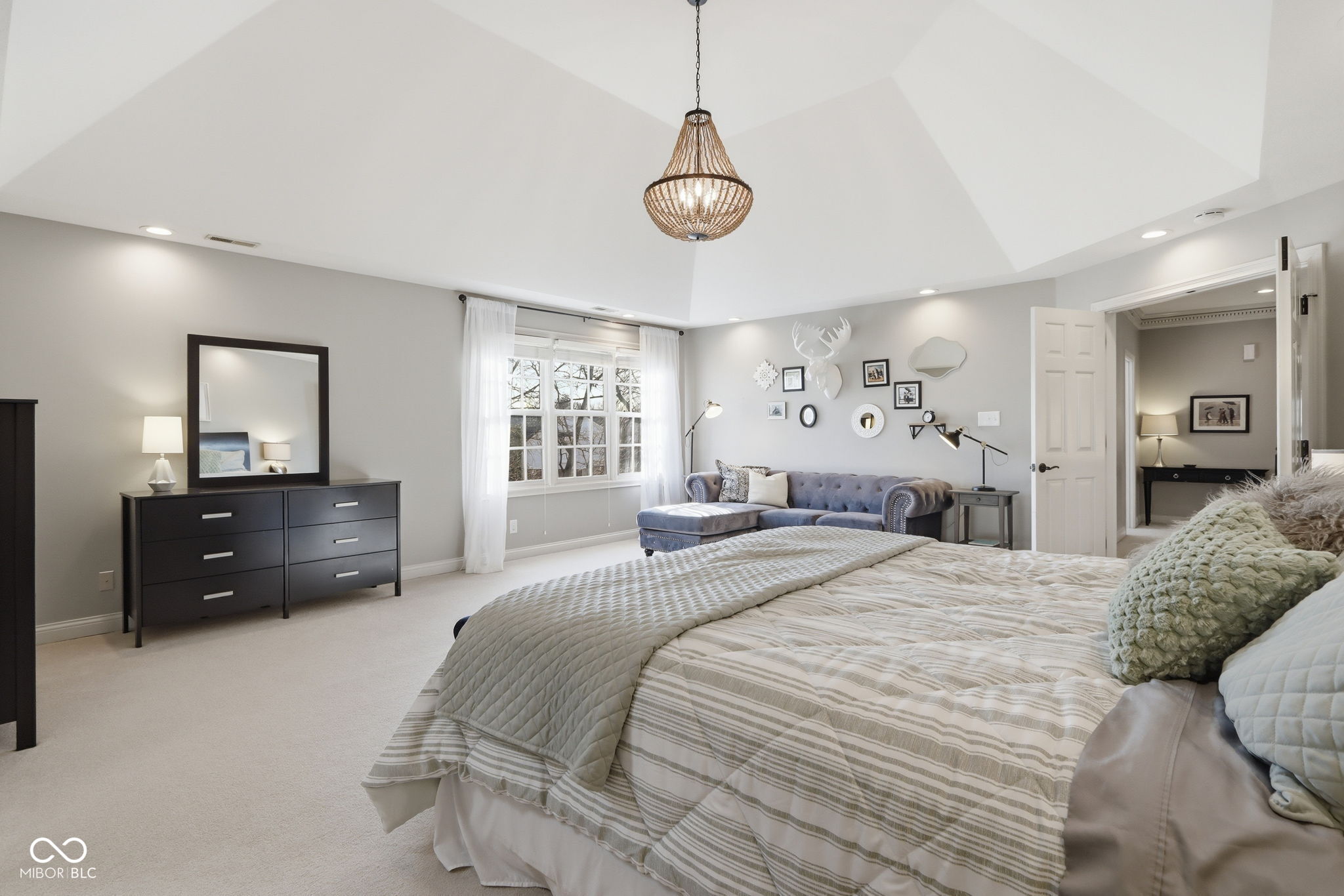 5291 Woodfield Drive S