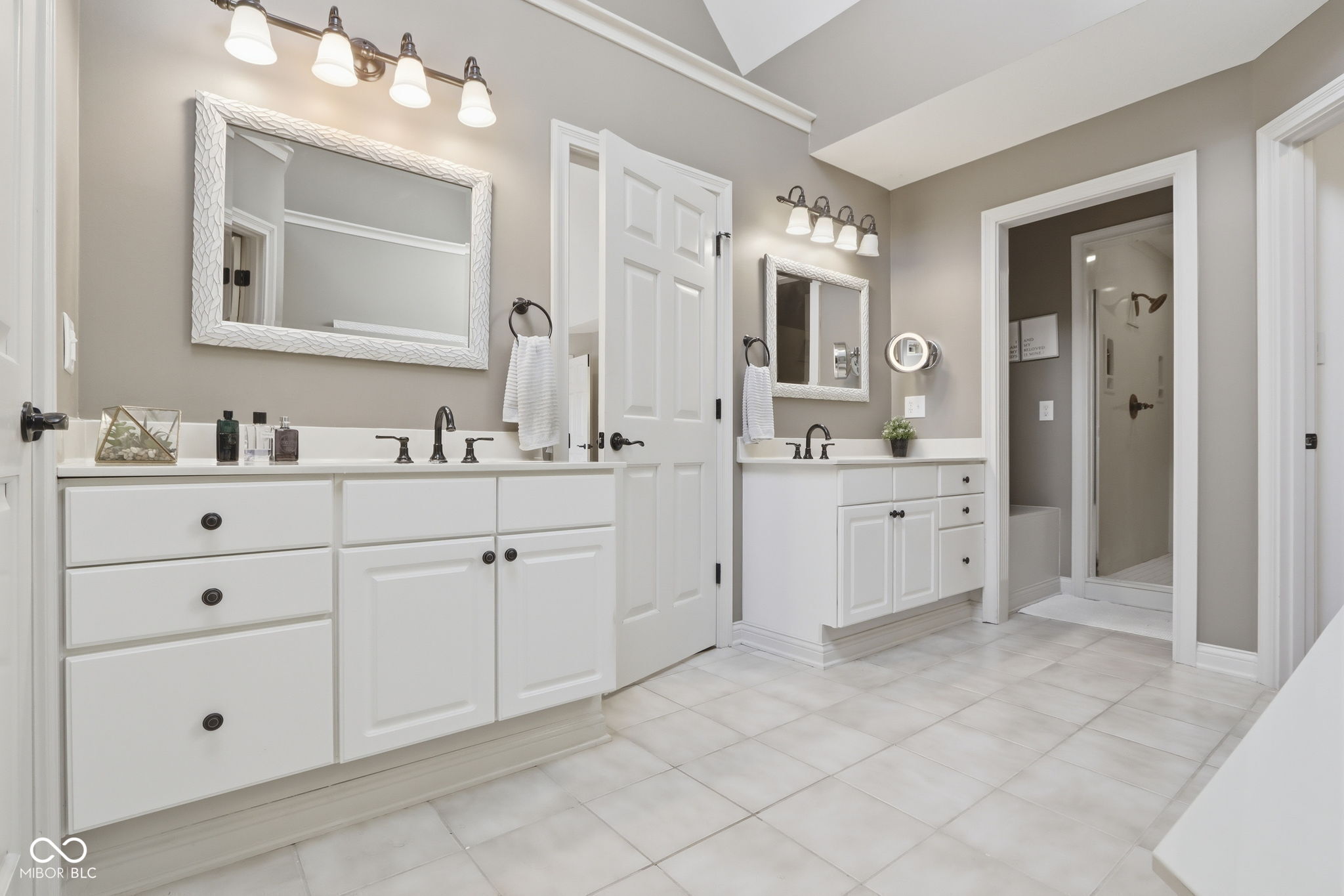 5291 Woodfield Drive S