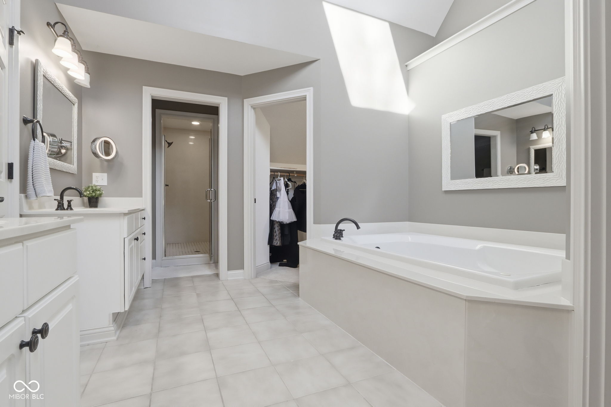 5291 Woodfield Drive S