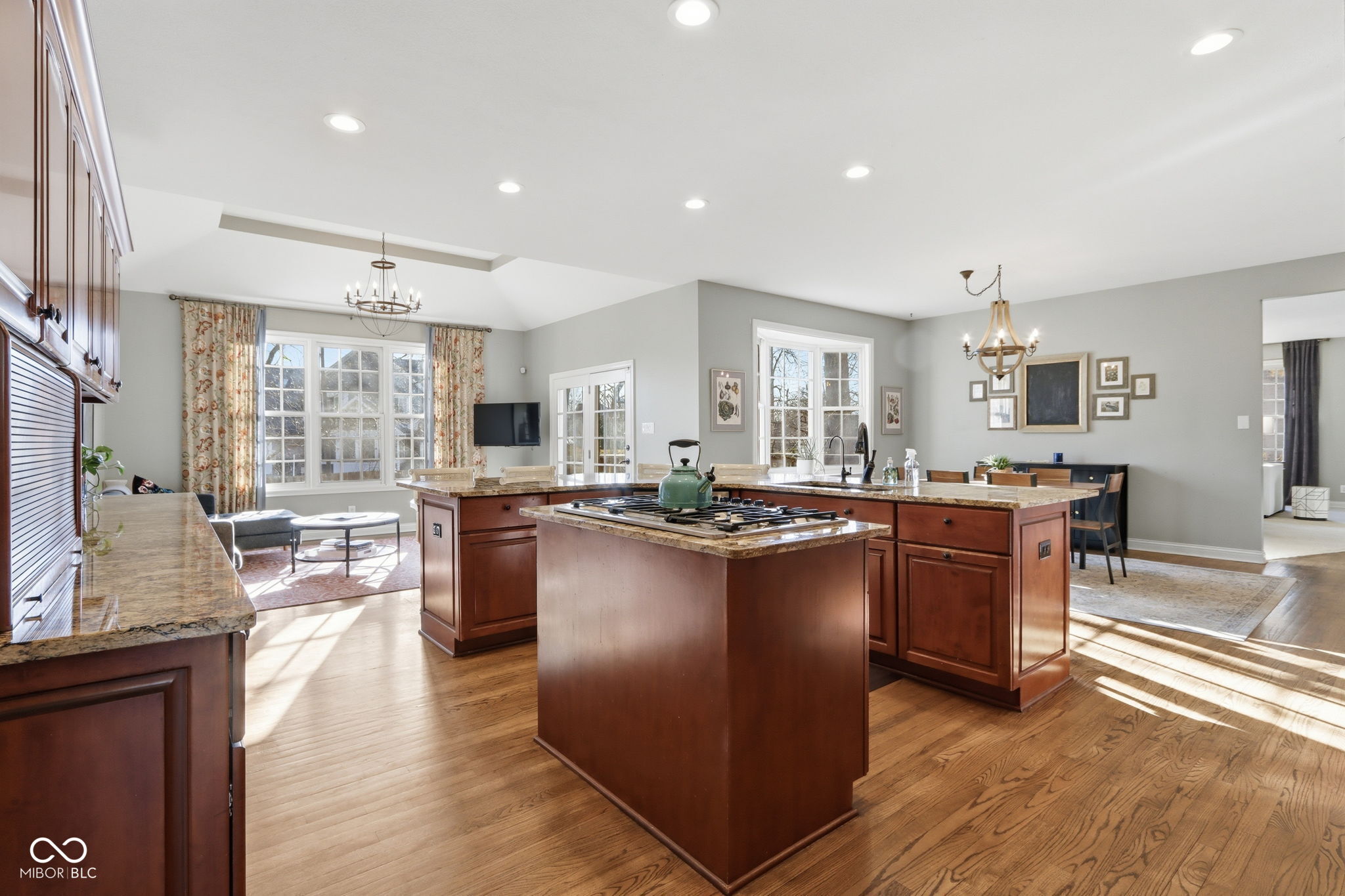 5291 Woodfield Drive S