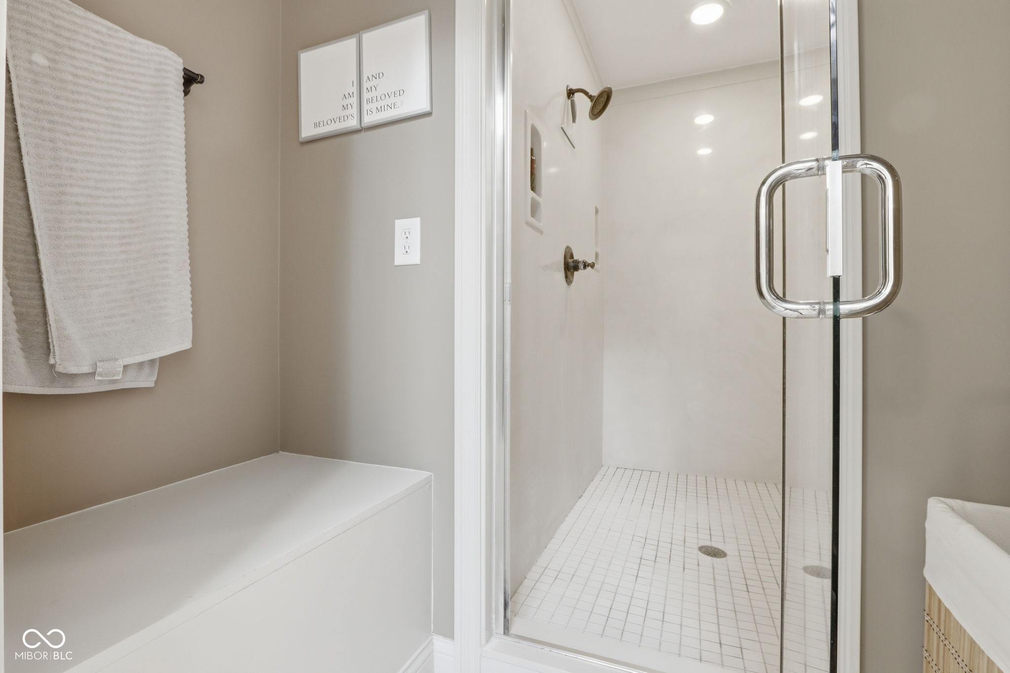 5291 Woodfield Drive S