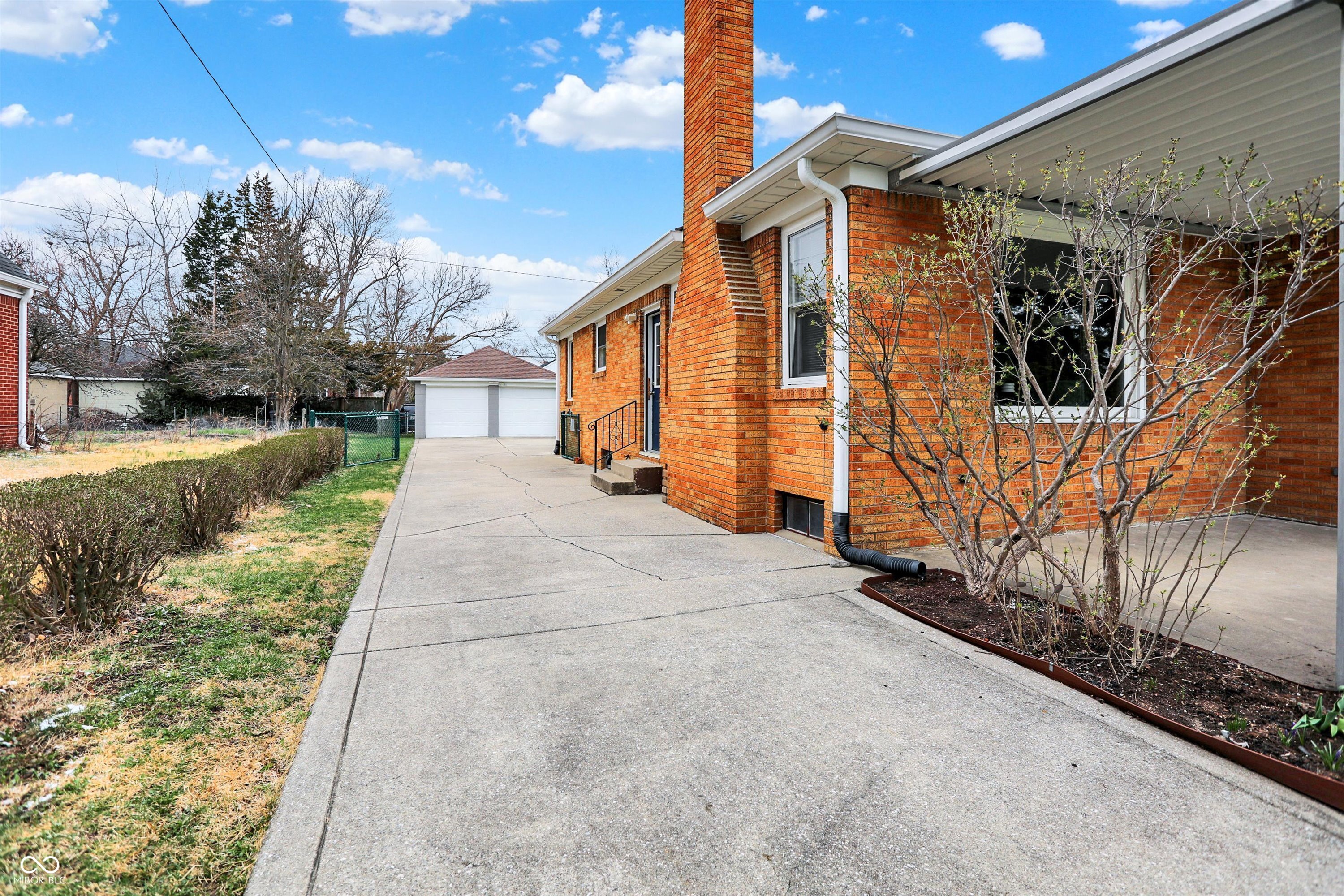 1420 N Leland Avenue