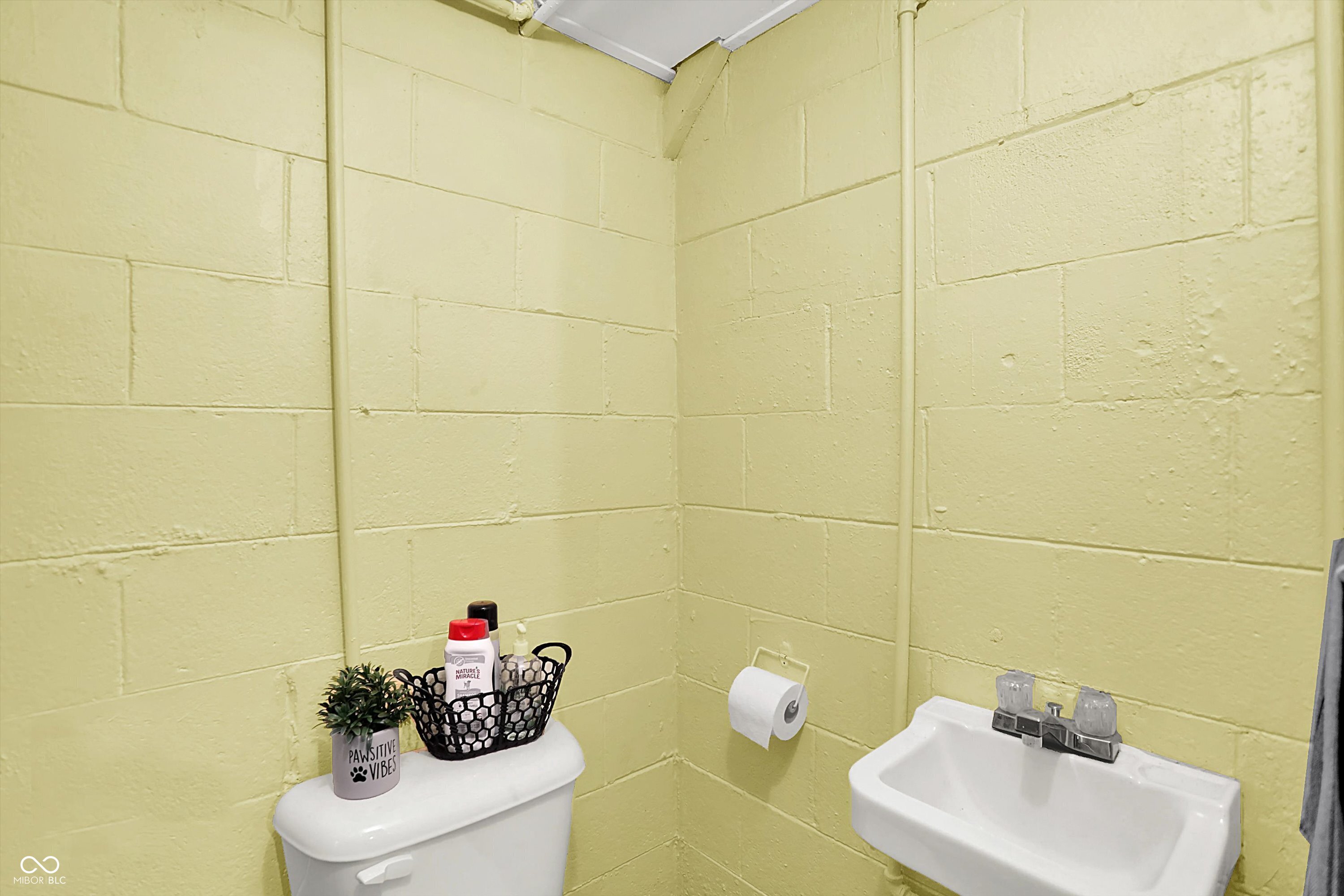 1420 N Leland Avenue