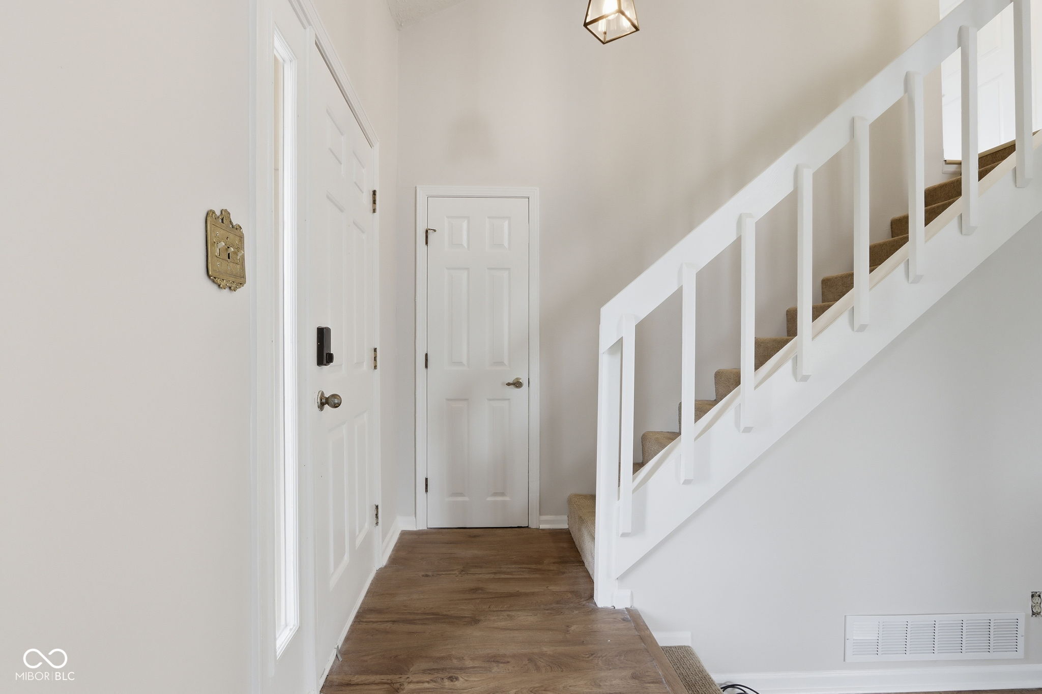 2612 Chaseway Court